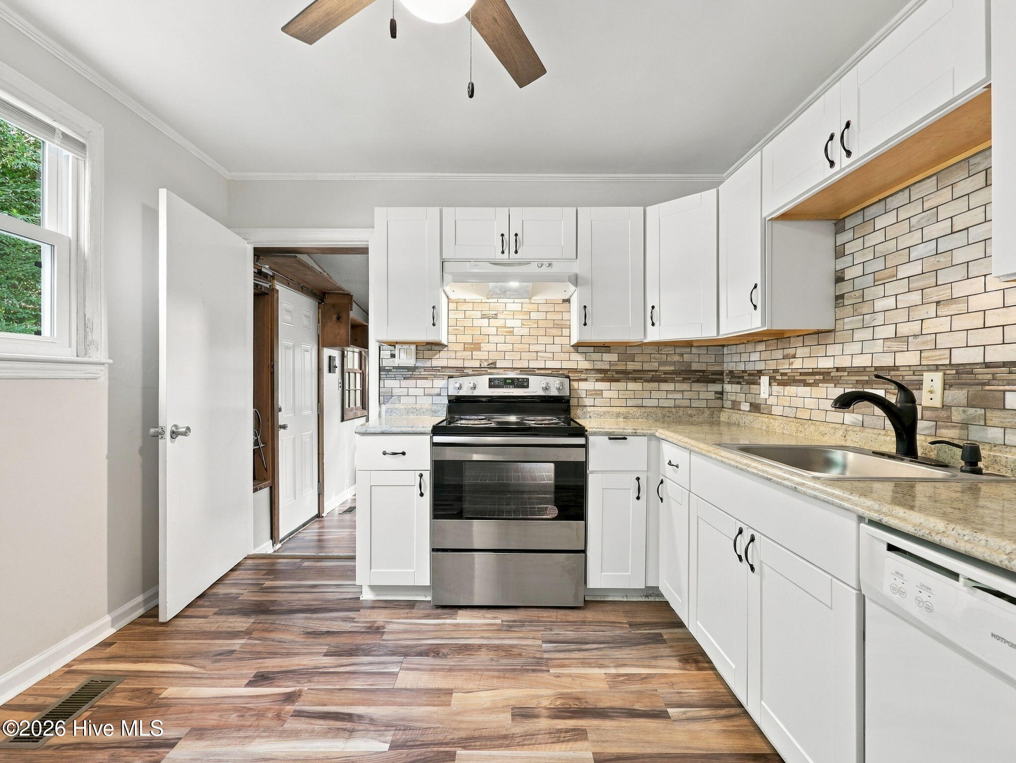 519 New River Drive Property Photo 4