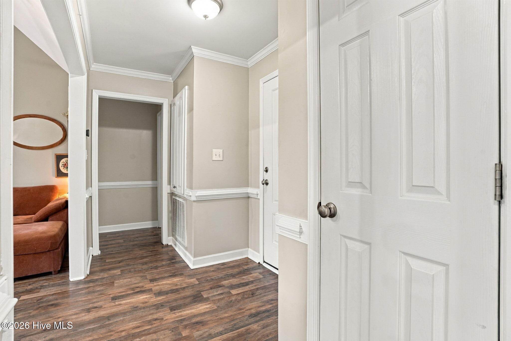105 E Jamestown Street Property Photo 3
