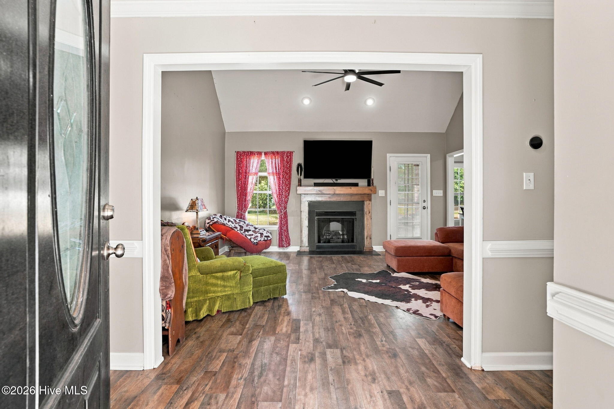 105 E Jamestown Street Property Photo 4
