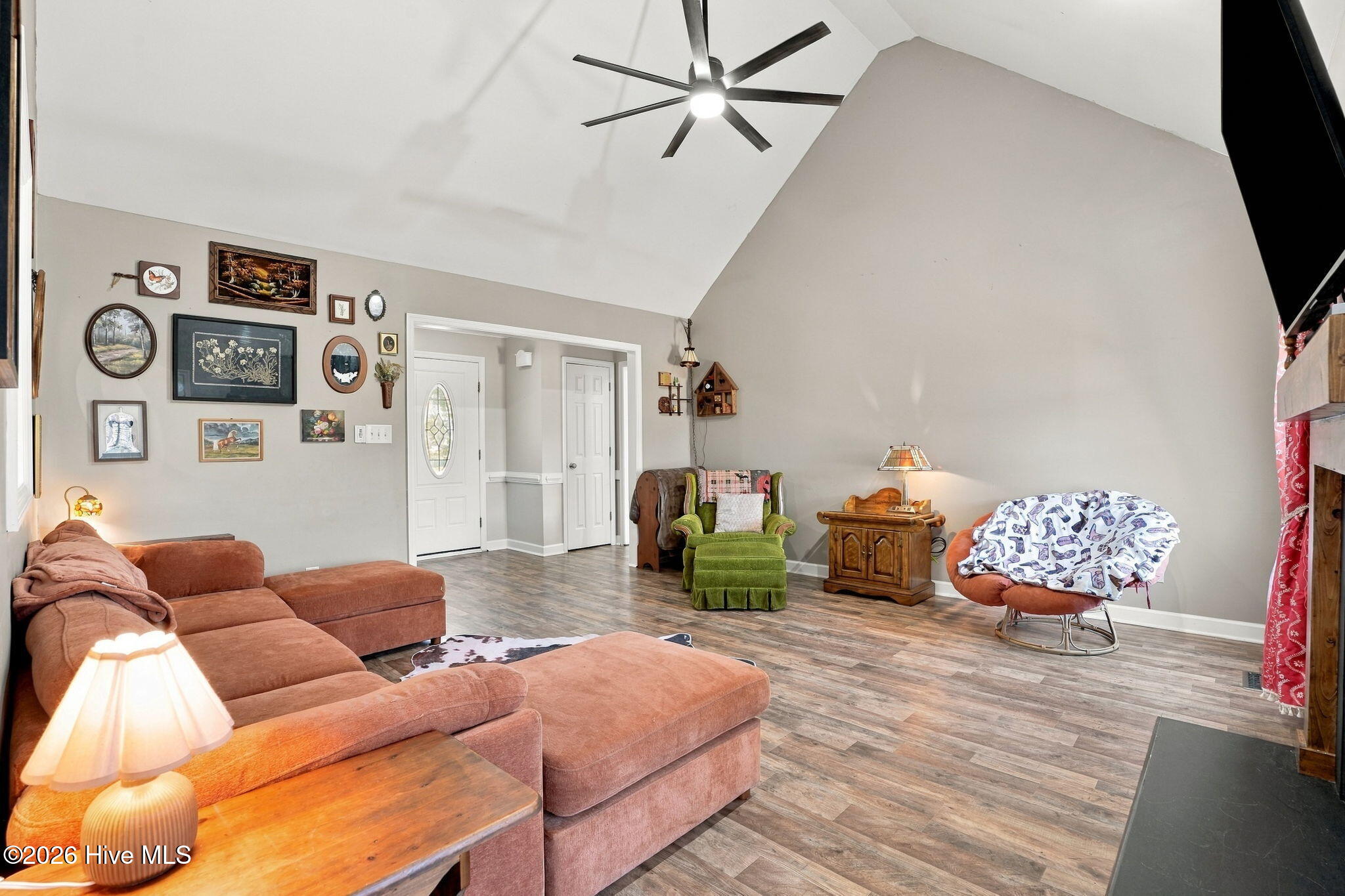 105 E Jamestown Street Property Photo 7