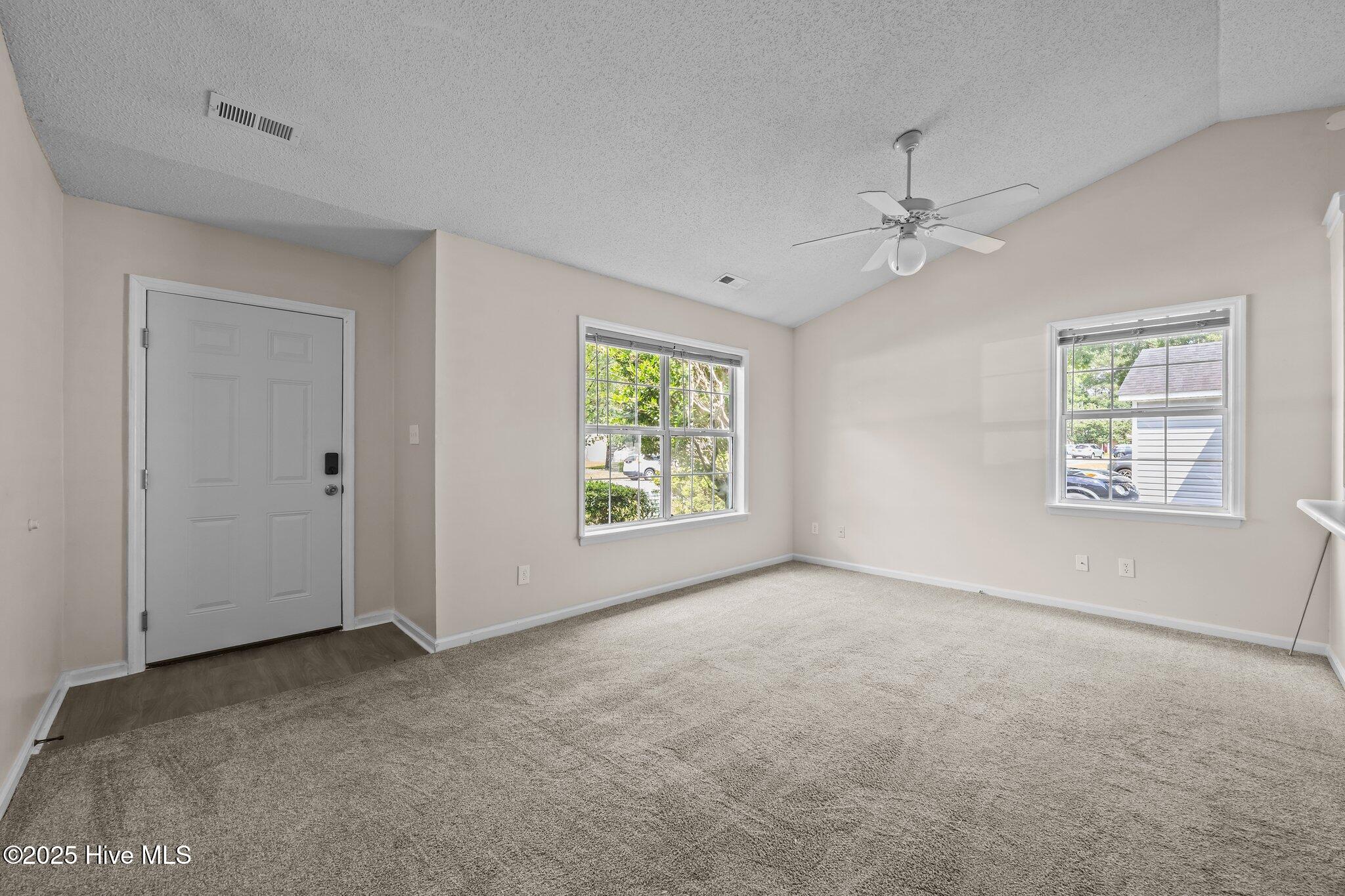 614 S Hampton Drive Property Photo 5