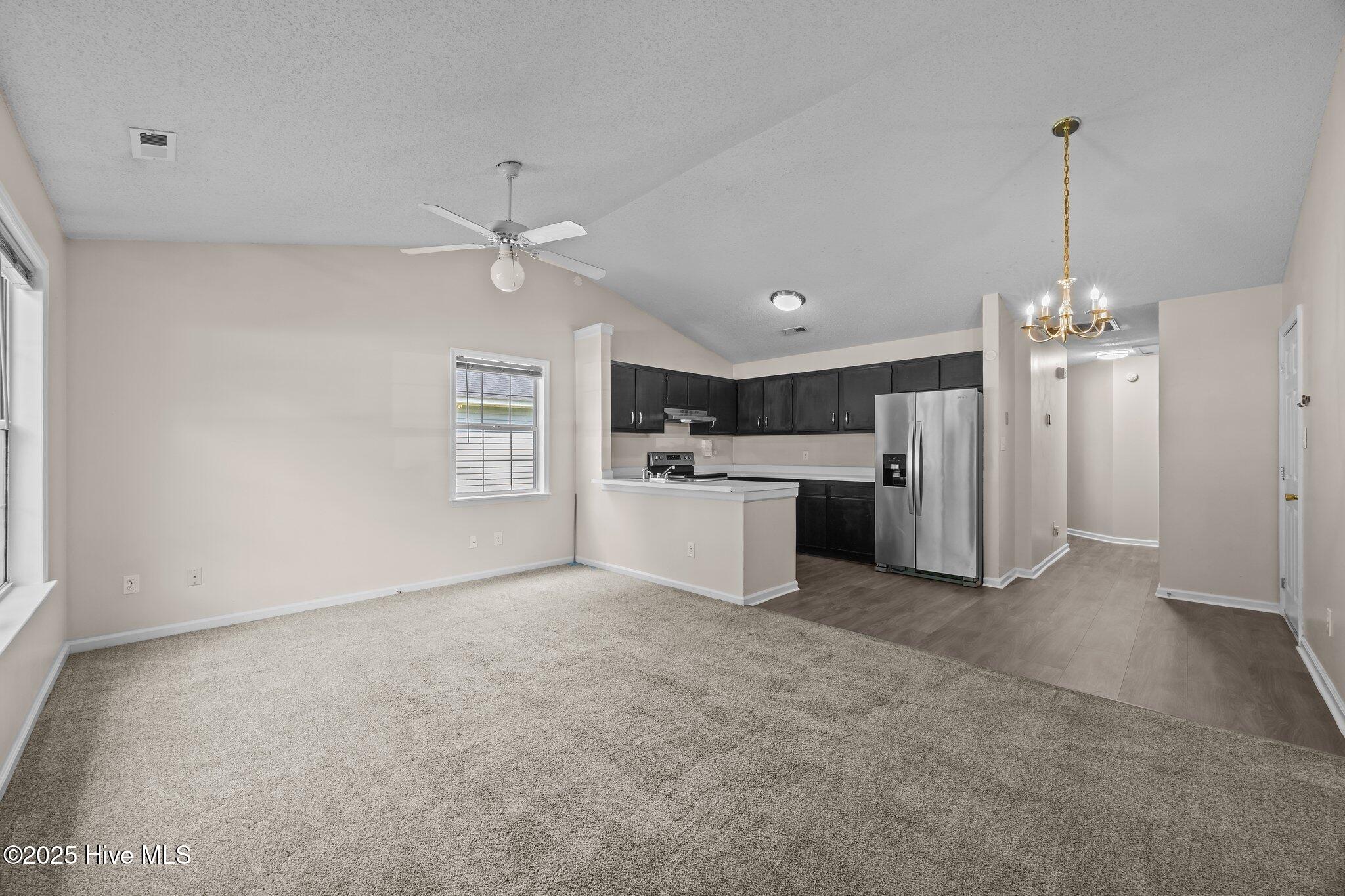 614 S Hampton Drive Property Photo 6