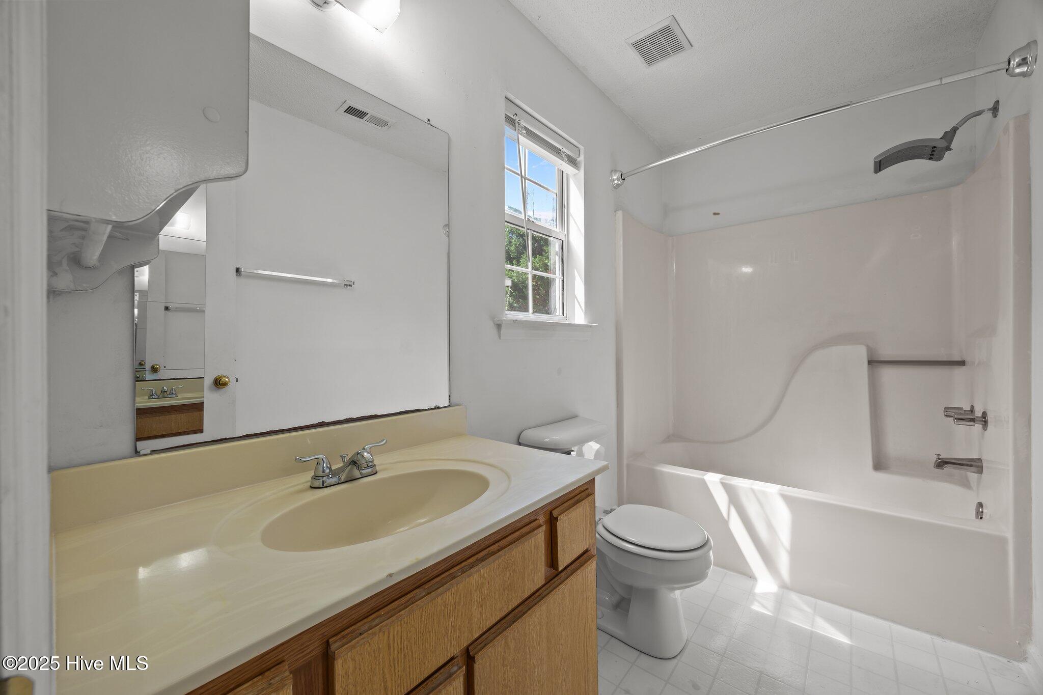 614 S Hampton Drive Property Photo 17