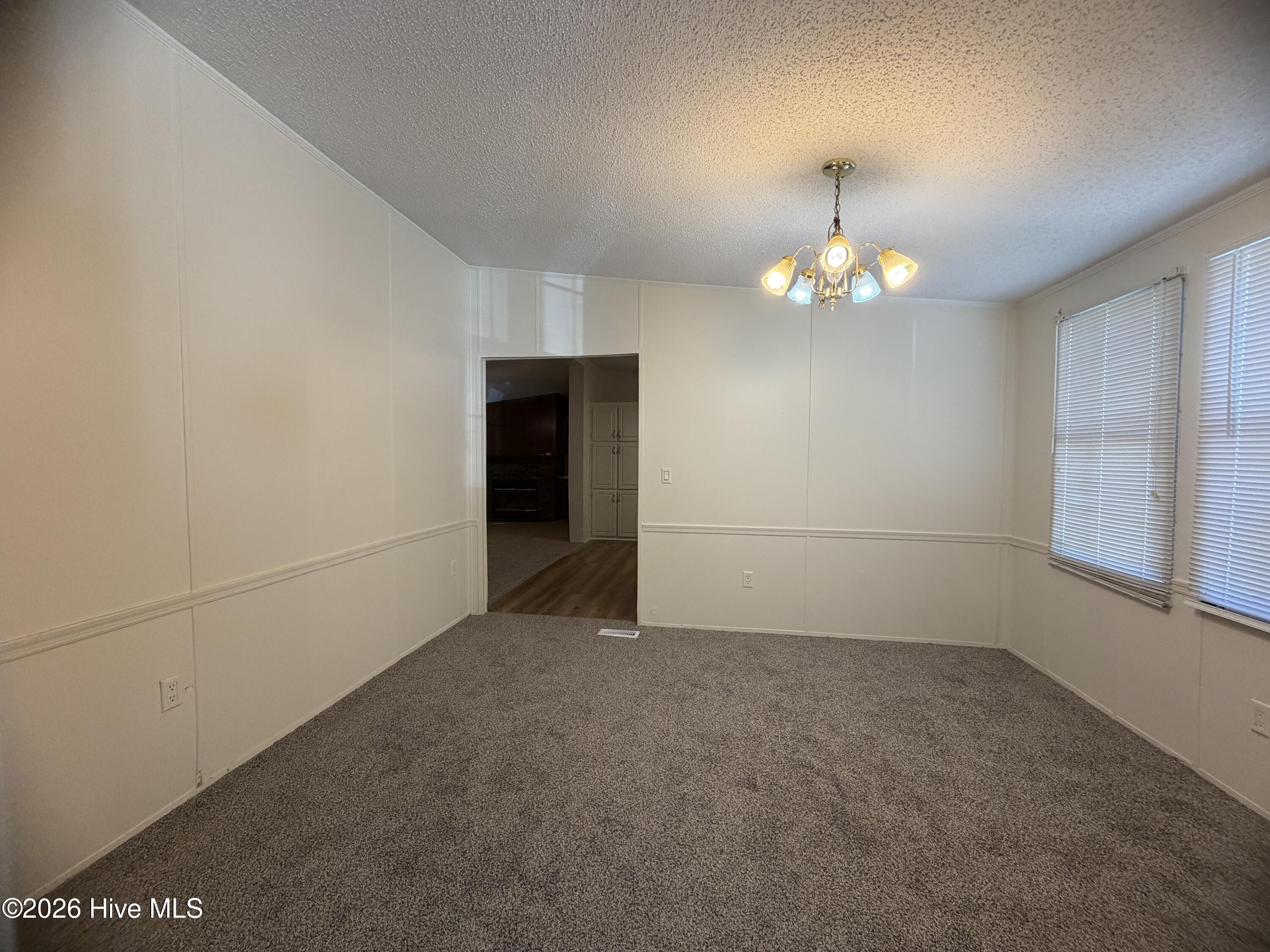 335 Cottonwood Lane Property Photo 3
