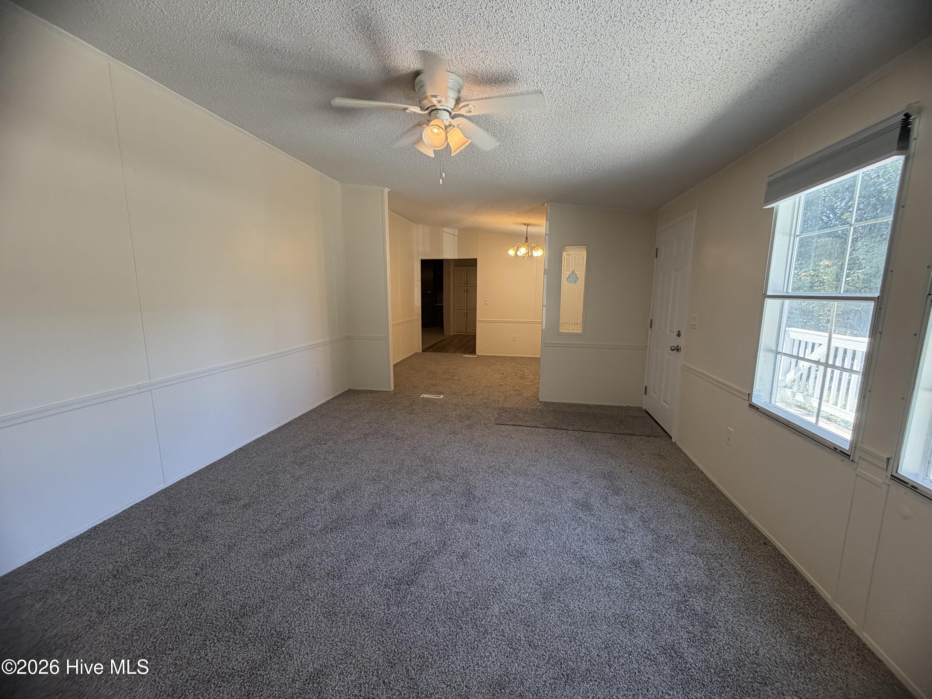 335 Cottonwood Lane Property Photo 4