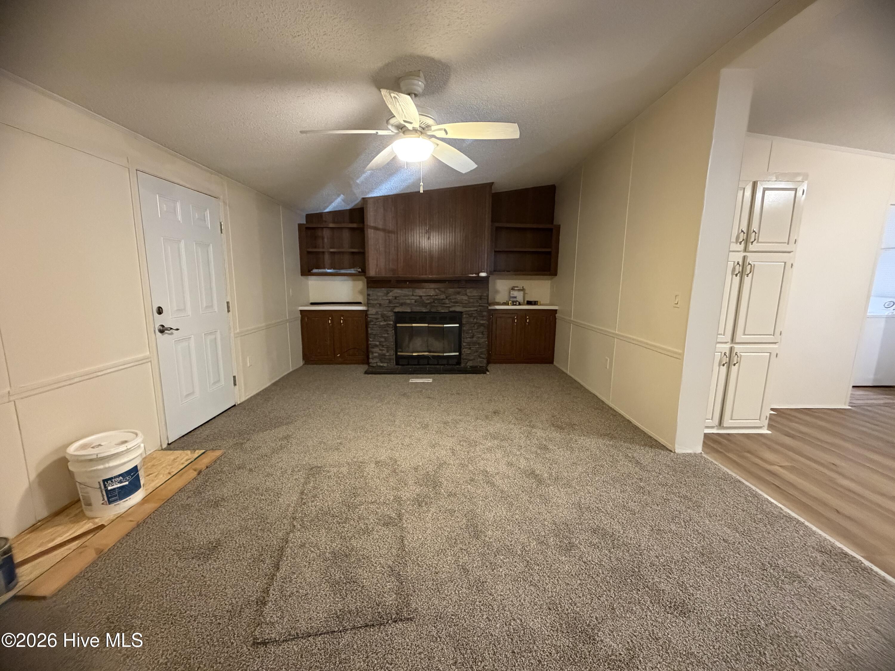 335 Cottonwood Lane Property Photo 5