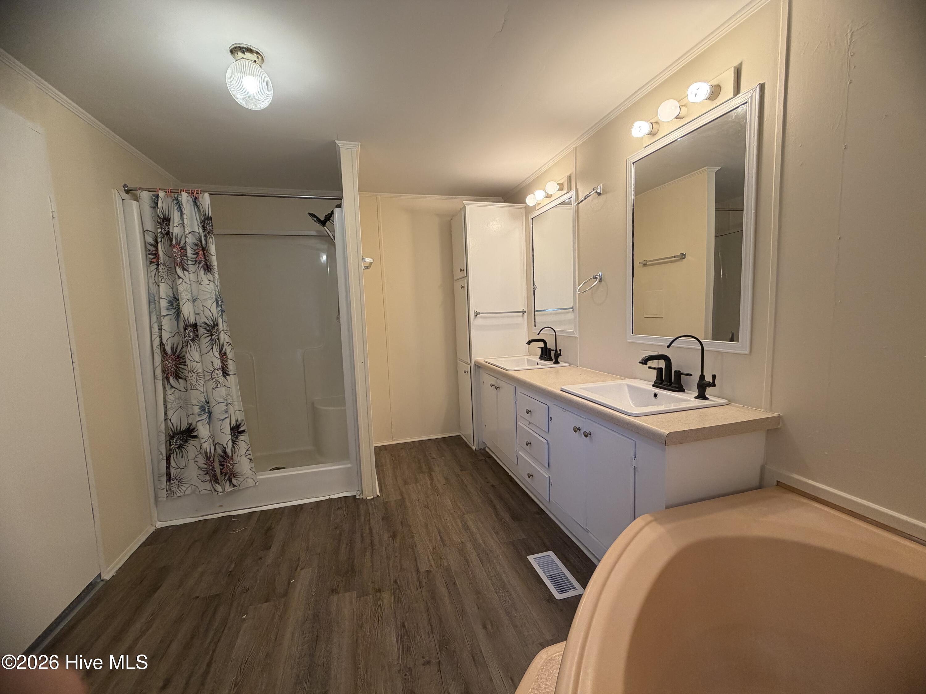 335 Cottonwood Lane Property Photo 8