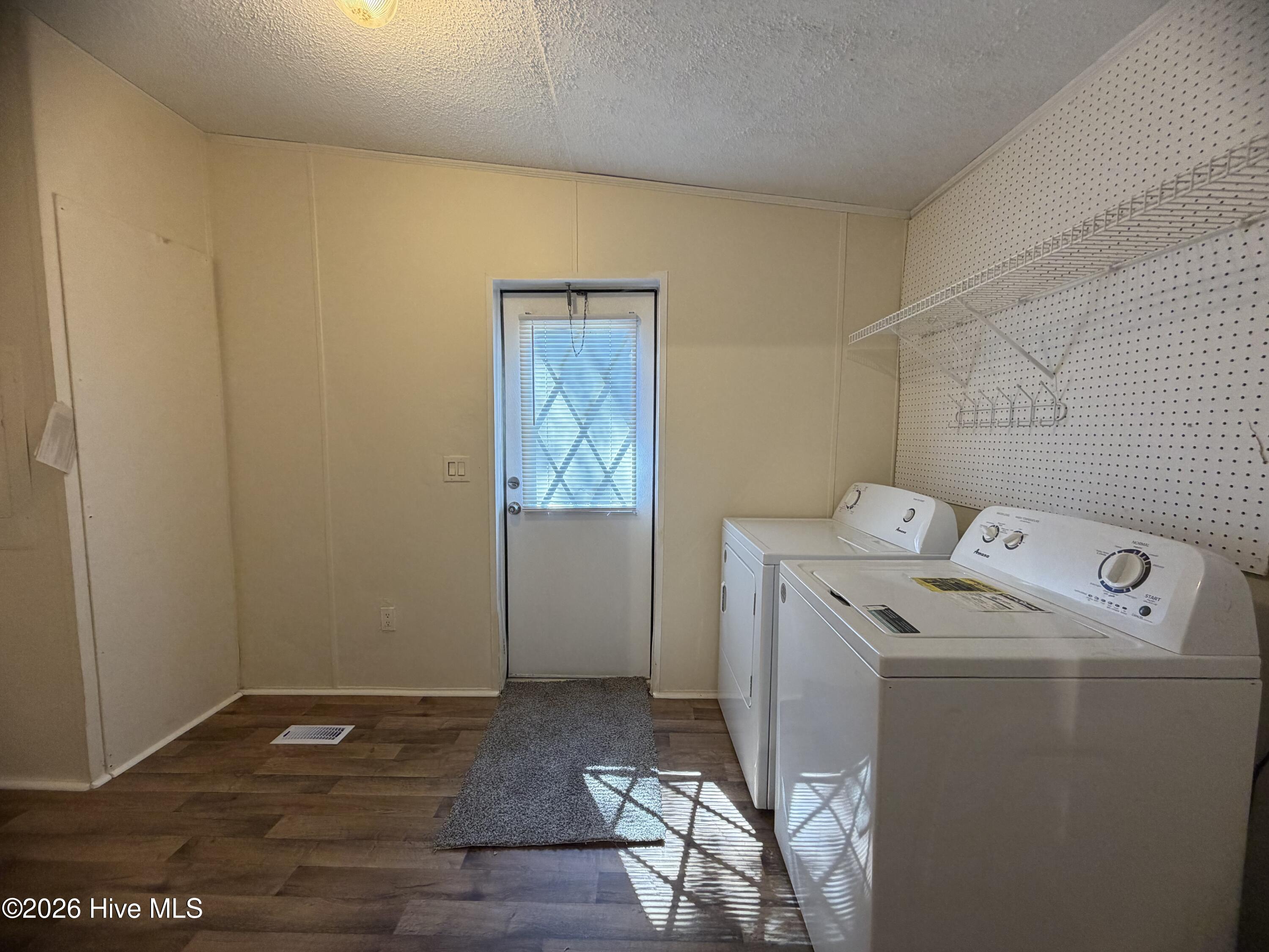 335 Cottonwood Lane Property Photo 13