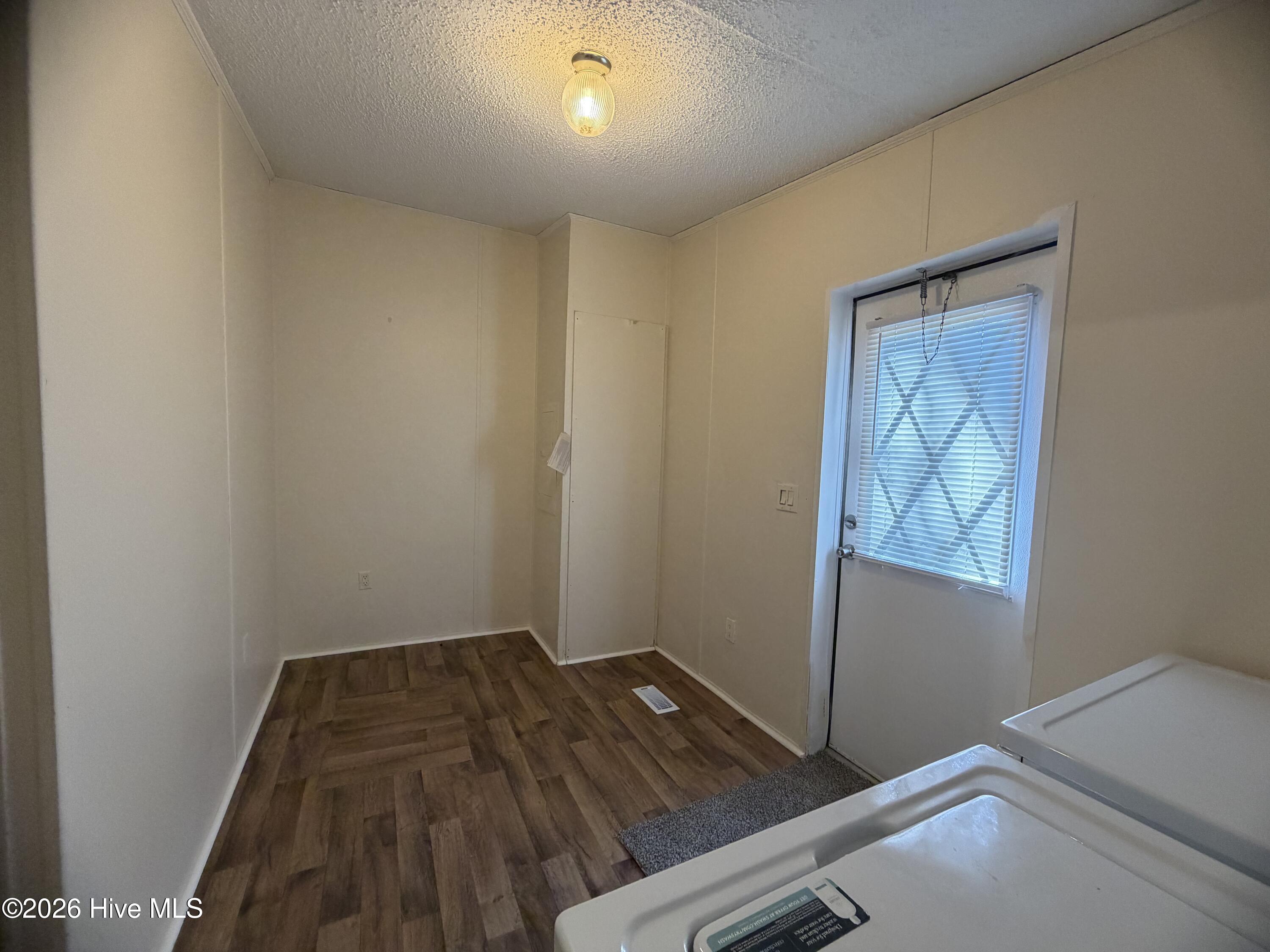 335 Cottonwood Lane Property Photo 14