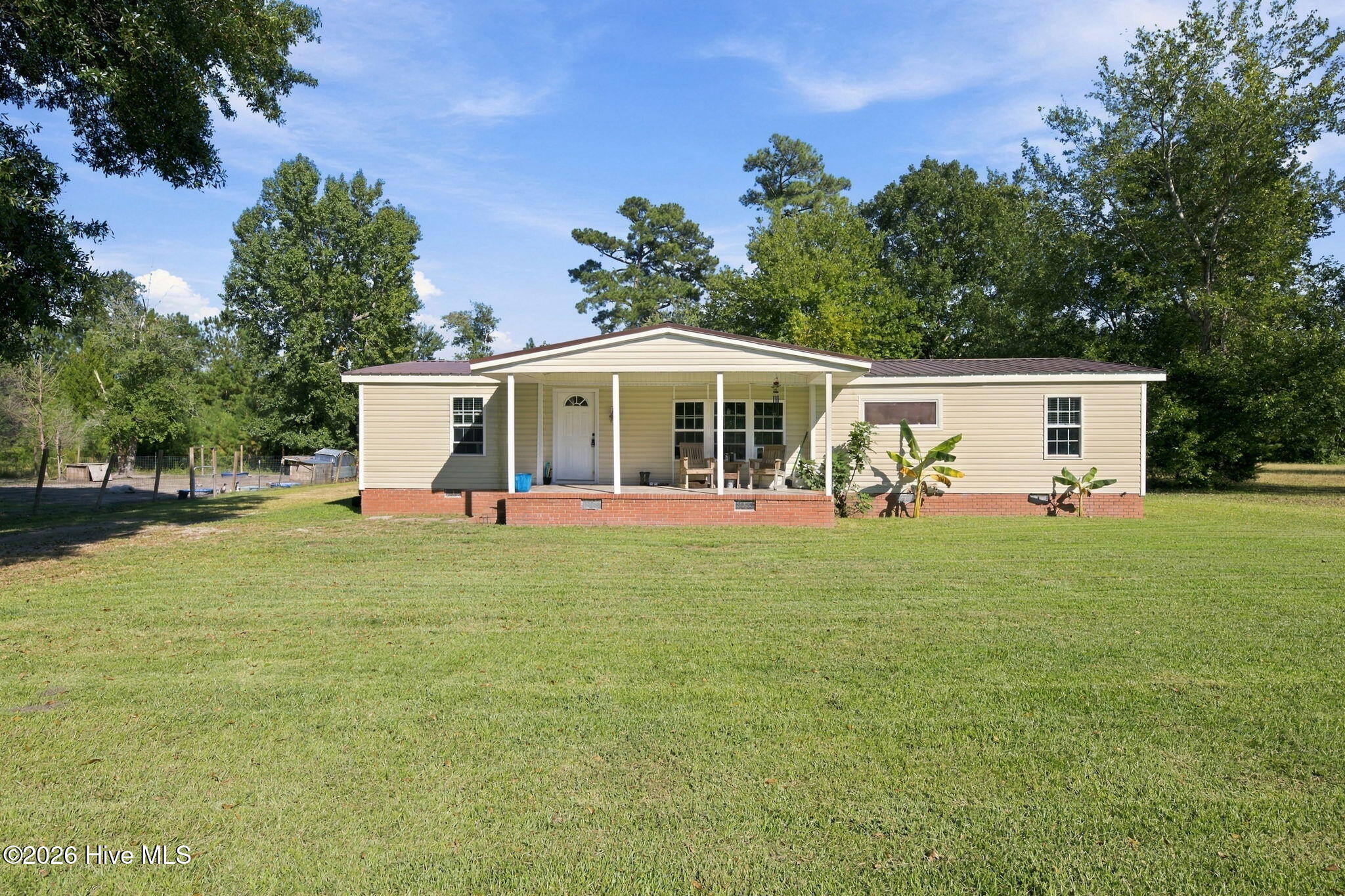 221 Oakwood Drive Property Photo 1