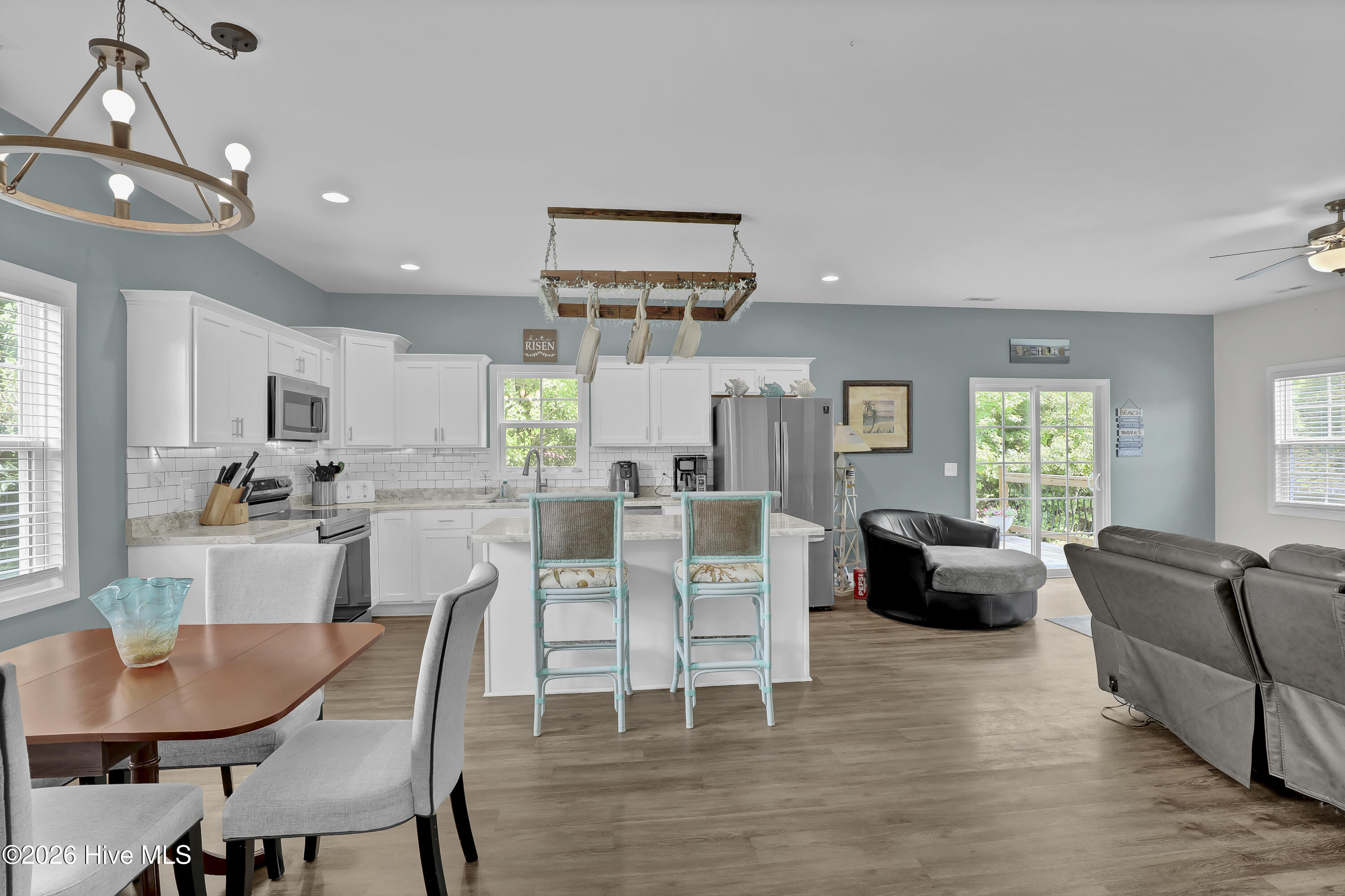 313 Mango Place N Property Photo 12