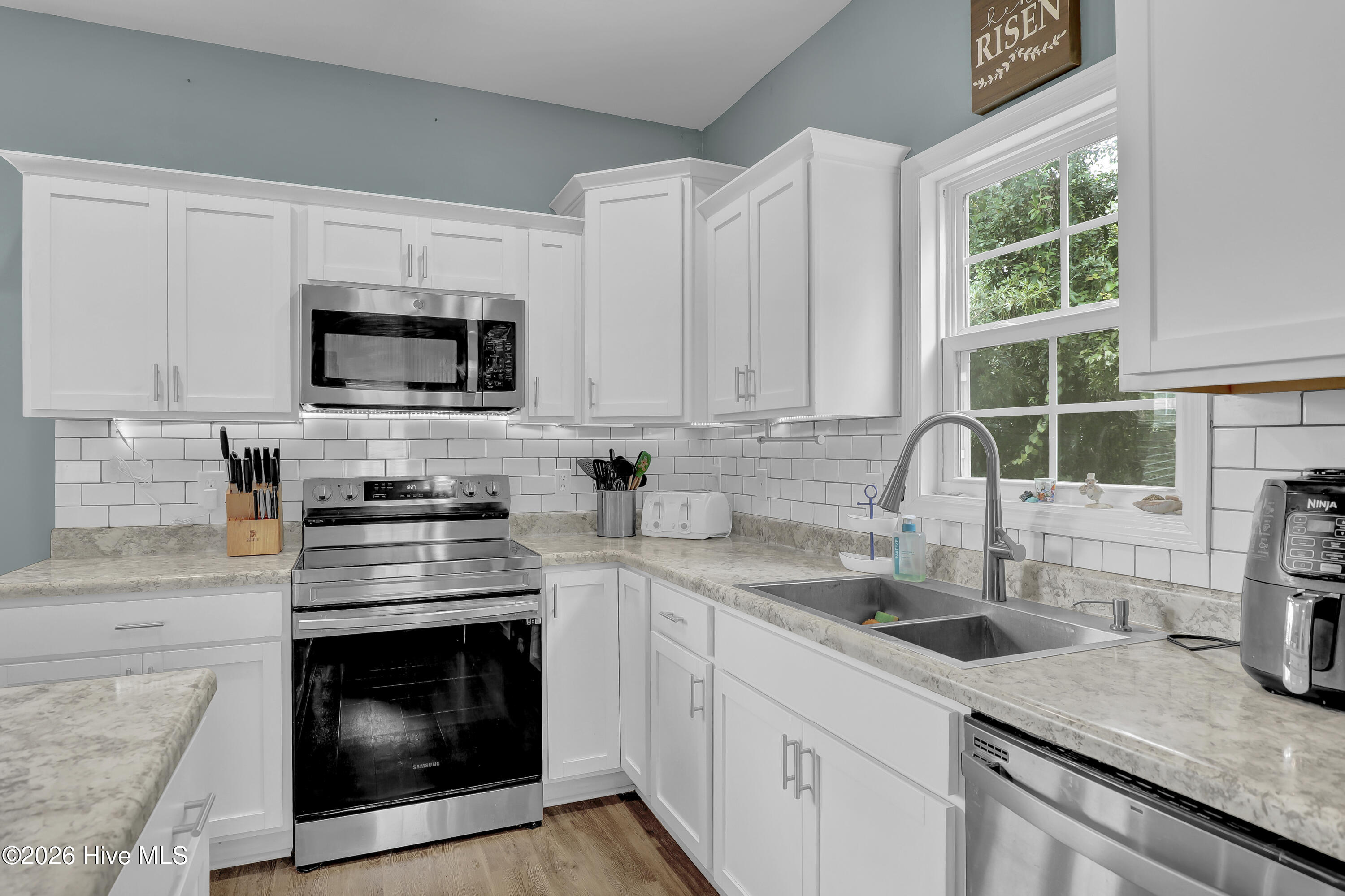 313 Mango Place N Property Photo 15