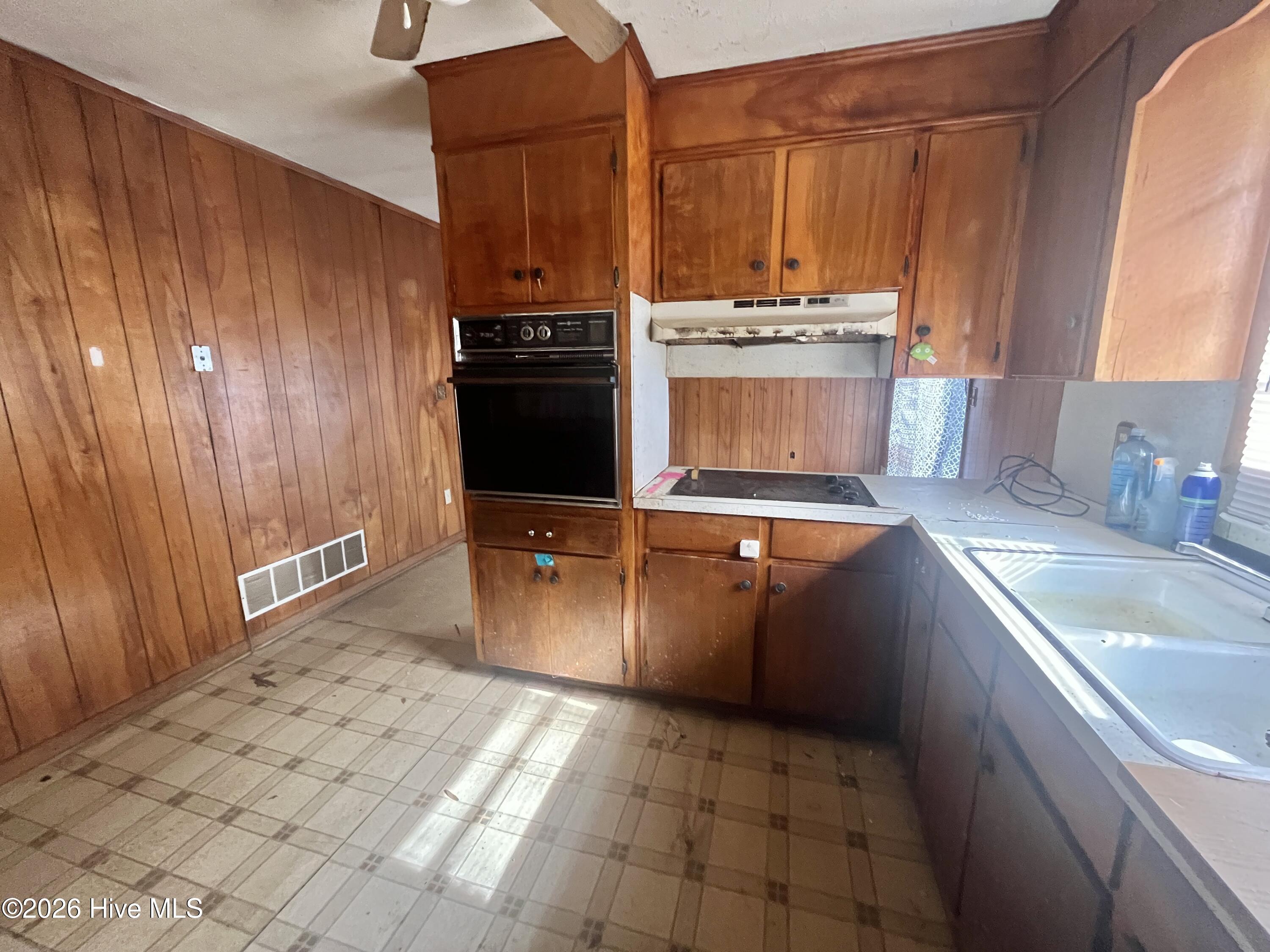 2723 Silver Bluff Road Property Photo 5