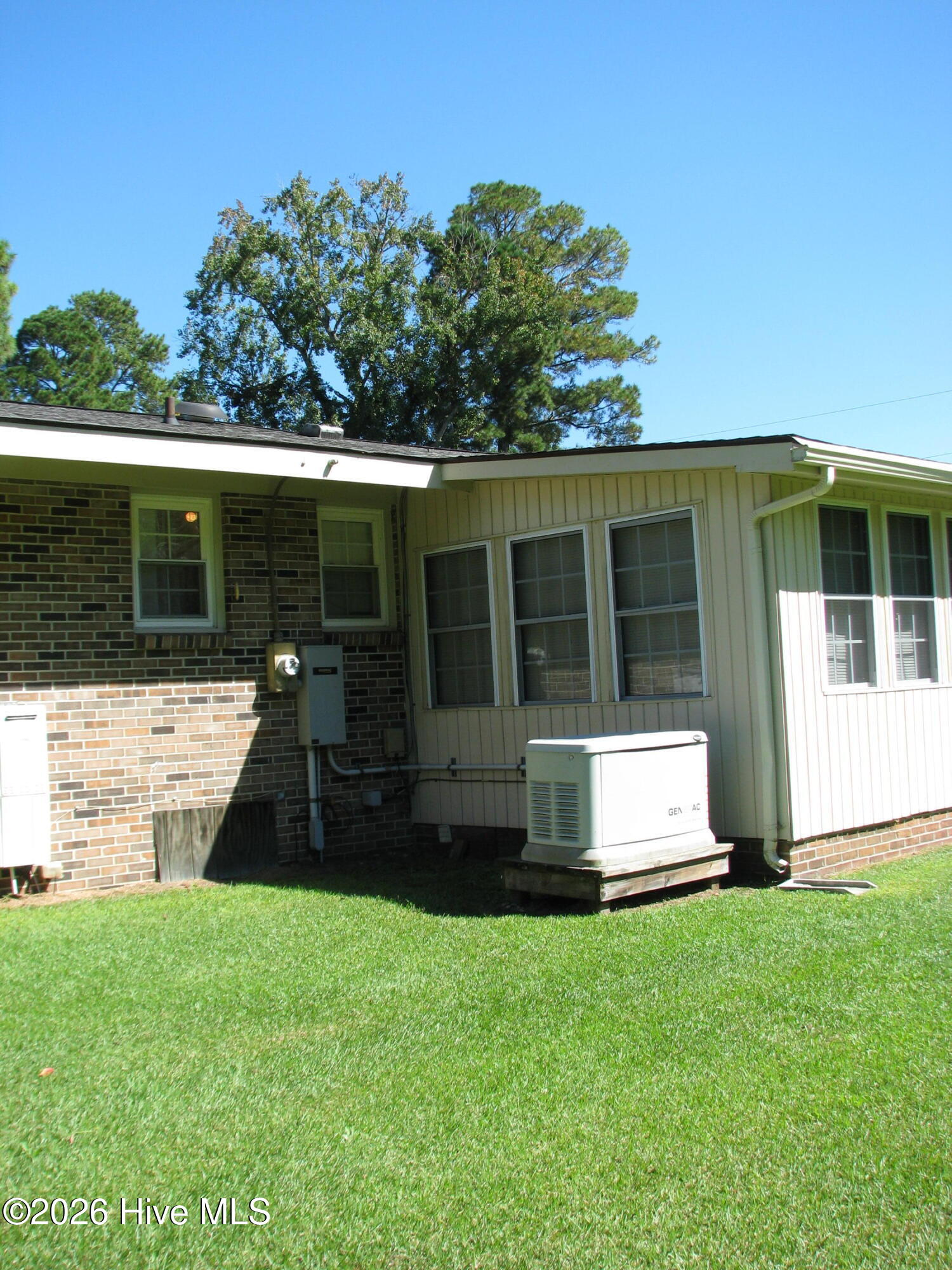 404 Roanoke Avenue Property Photo 9