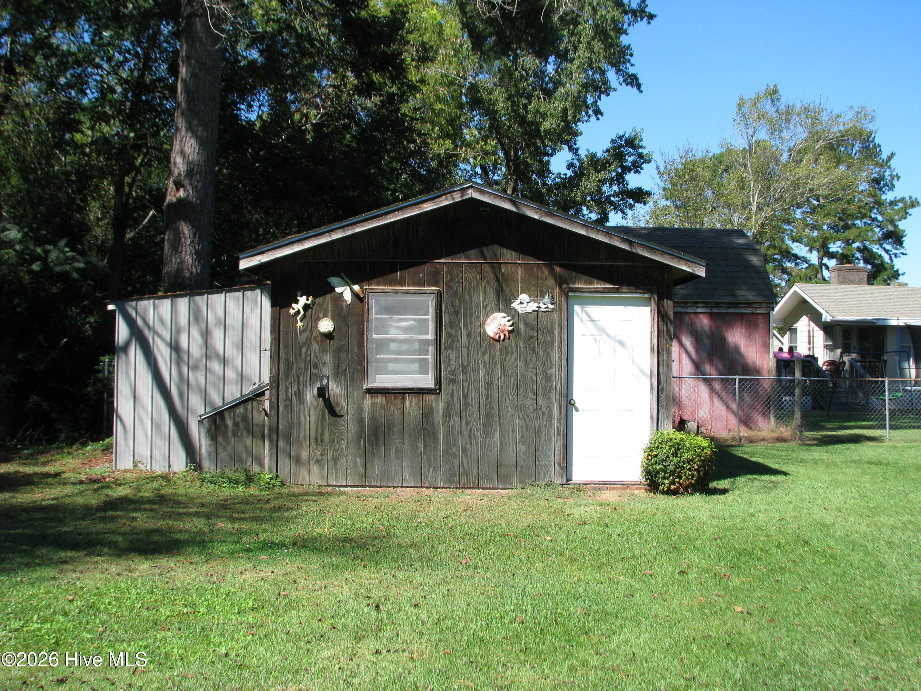 404 Roanoke Avenue Property Photo 20