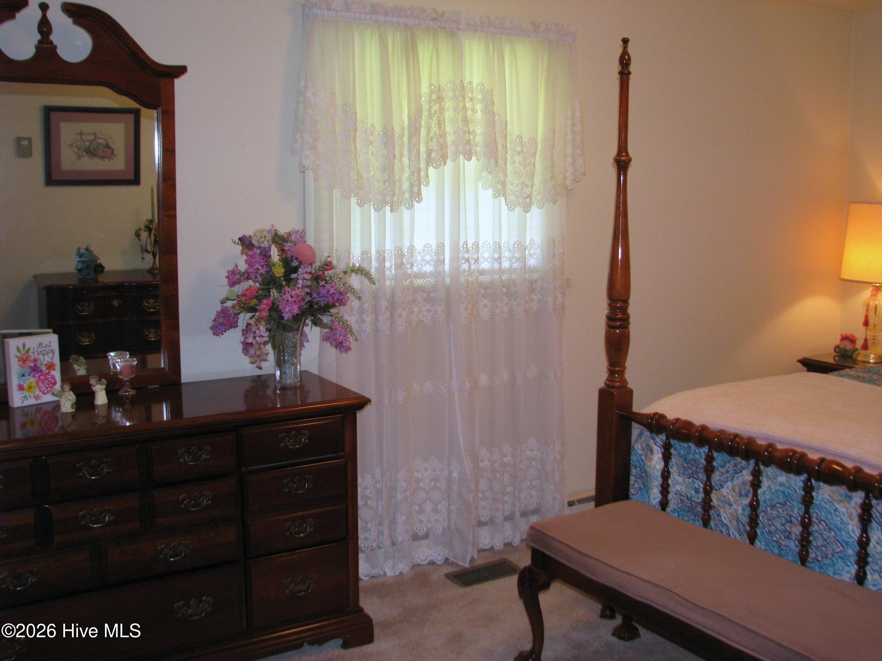 404 Roanoke Avenue Property Photo 32