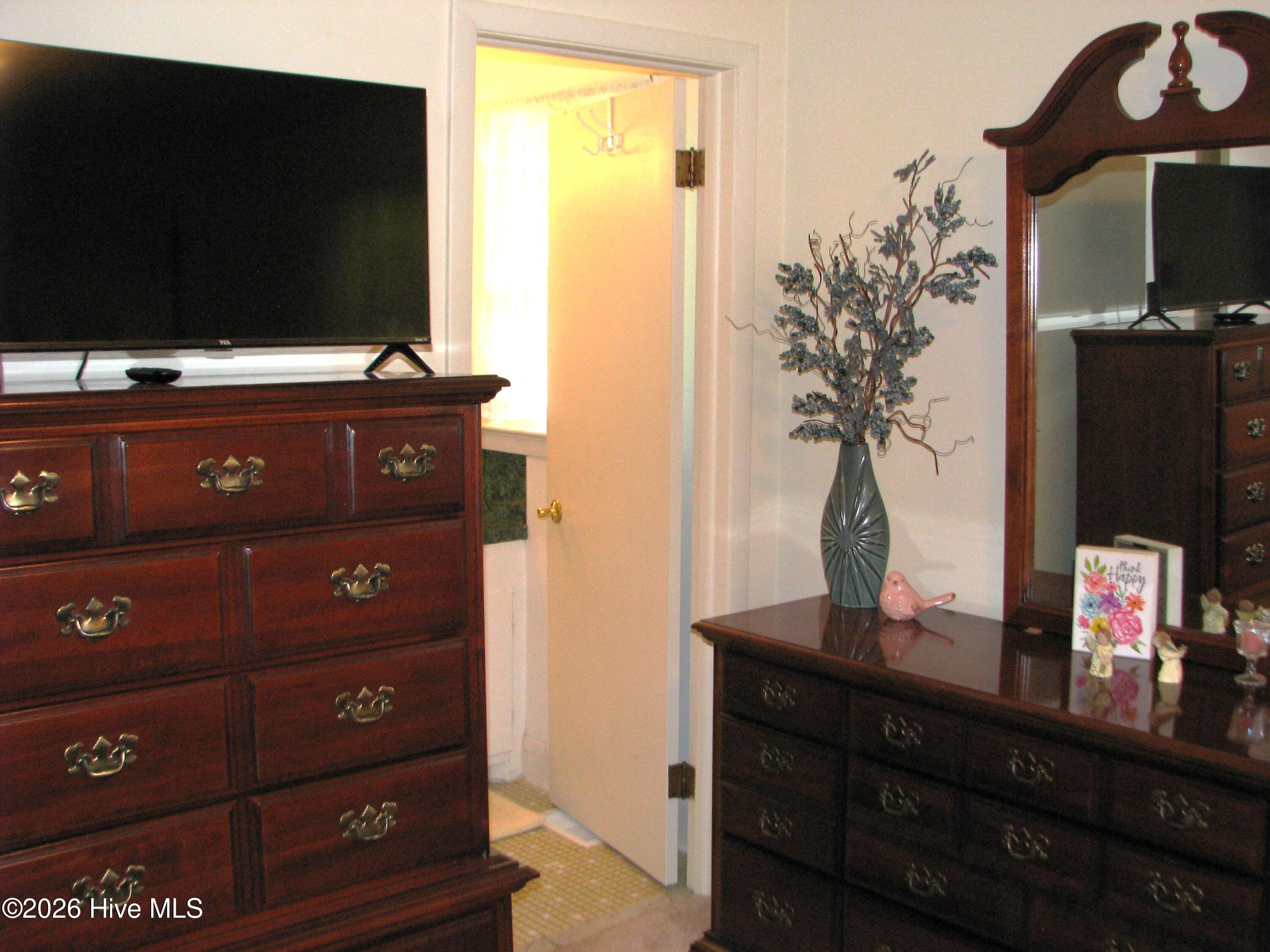404 Roanoke Avenue Property Photo 34