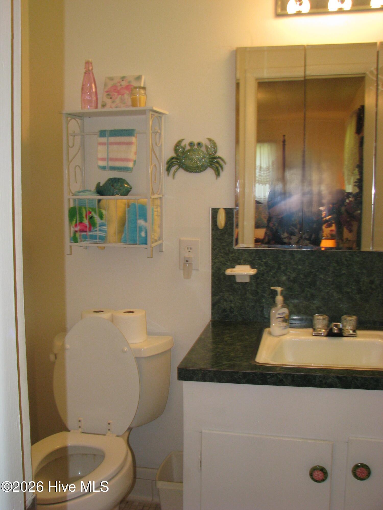 404 Roanoke Avenue Property Photo 35