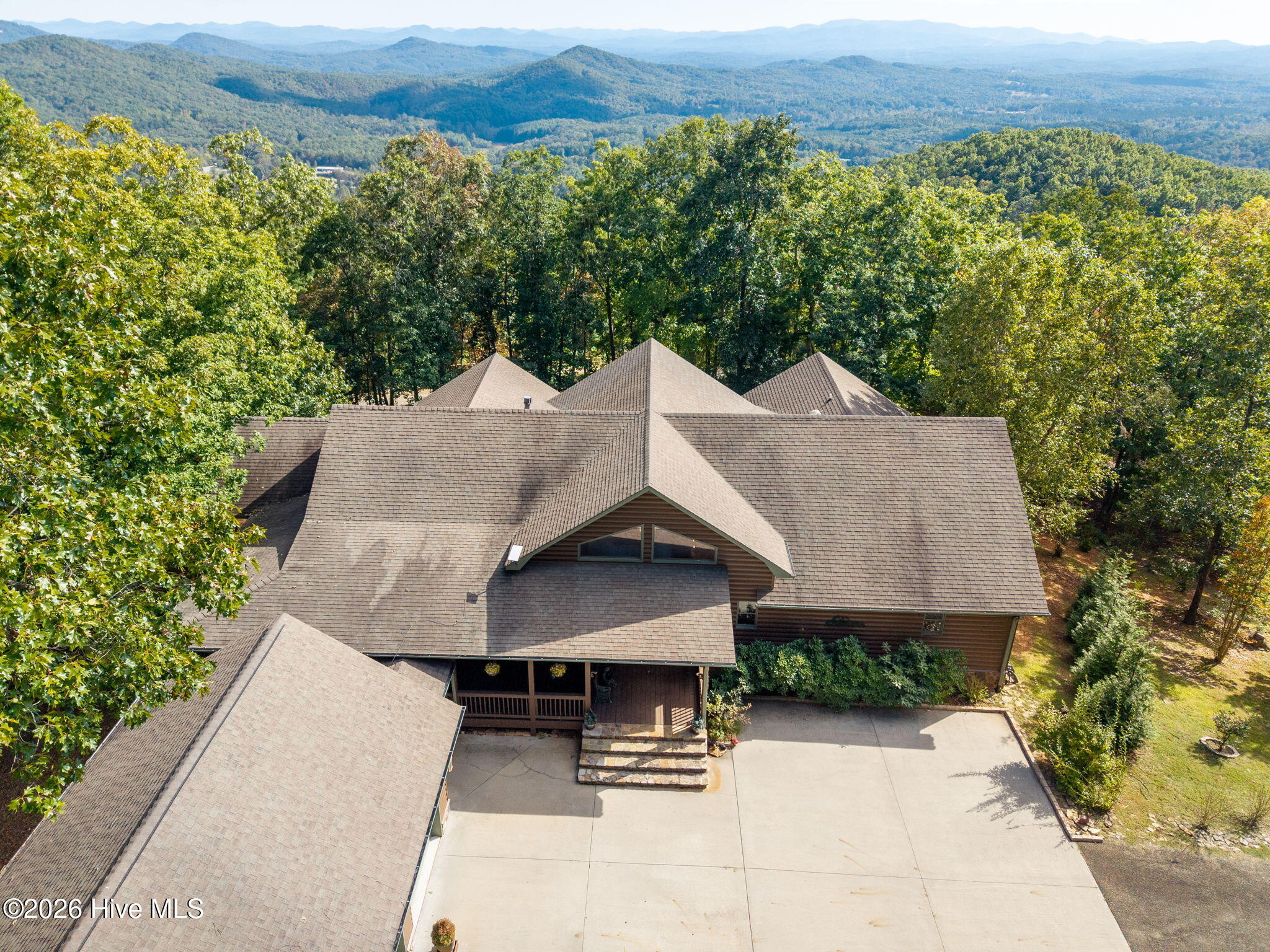 200 Twelve Oaks Trail Property Photo 5