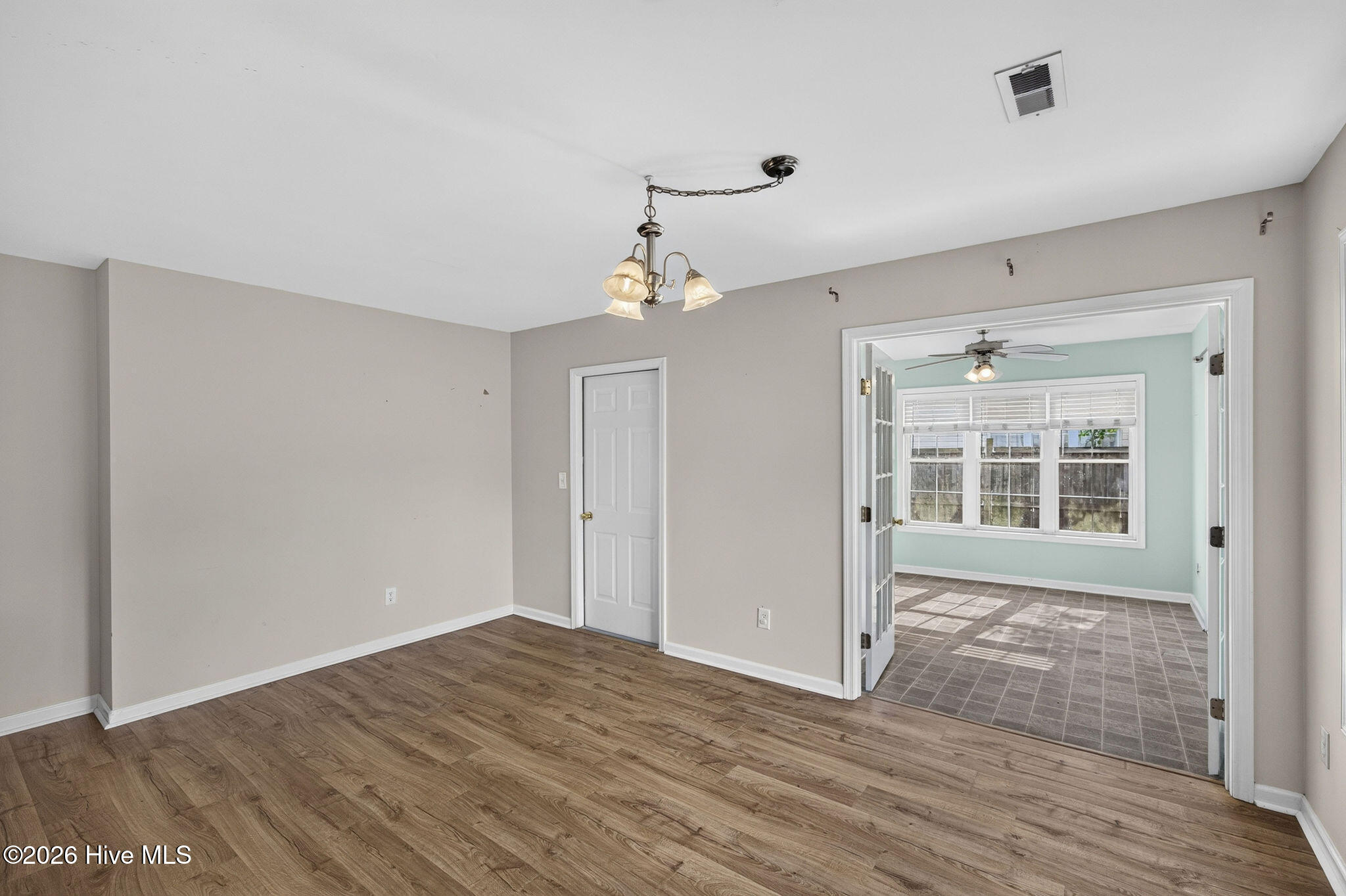 2708 Tarbert Court Property Photo 24
