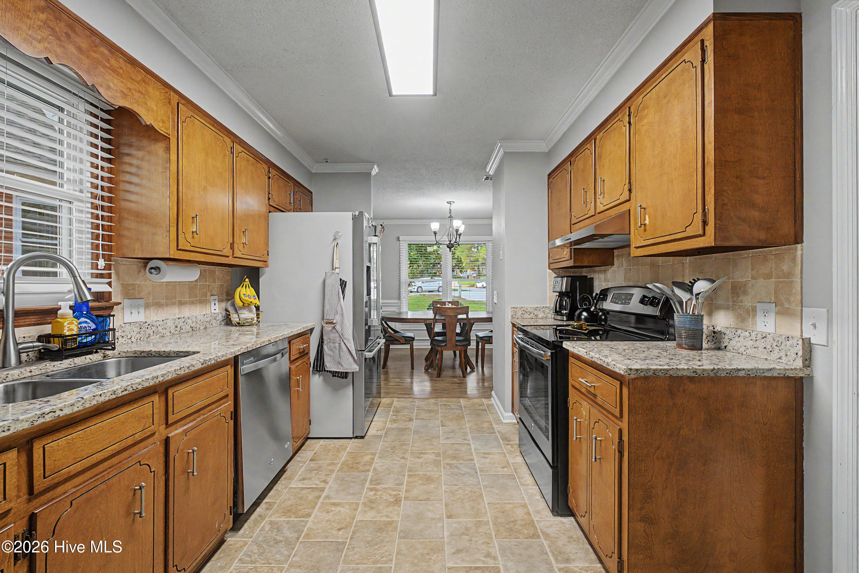 2509 Pinebluff Court Property Photo 5