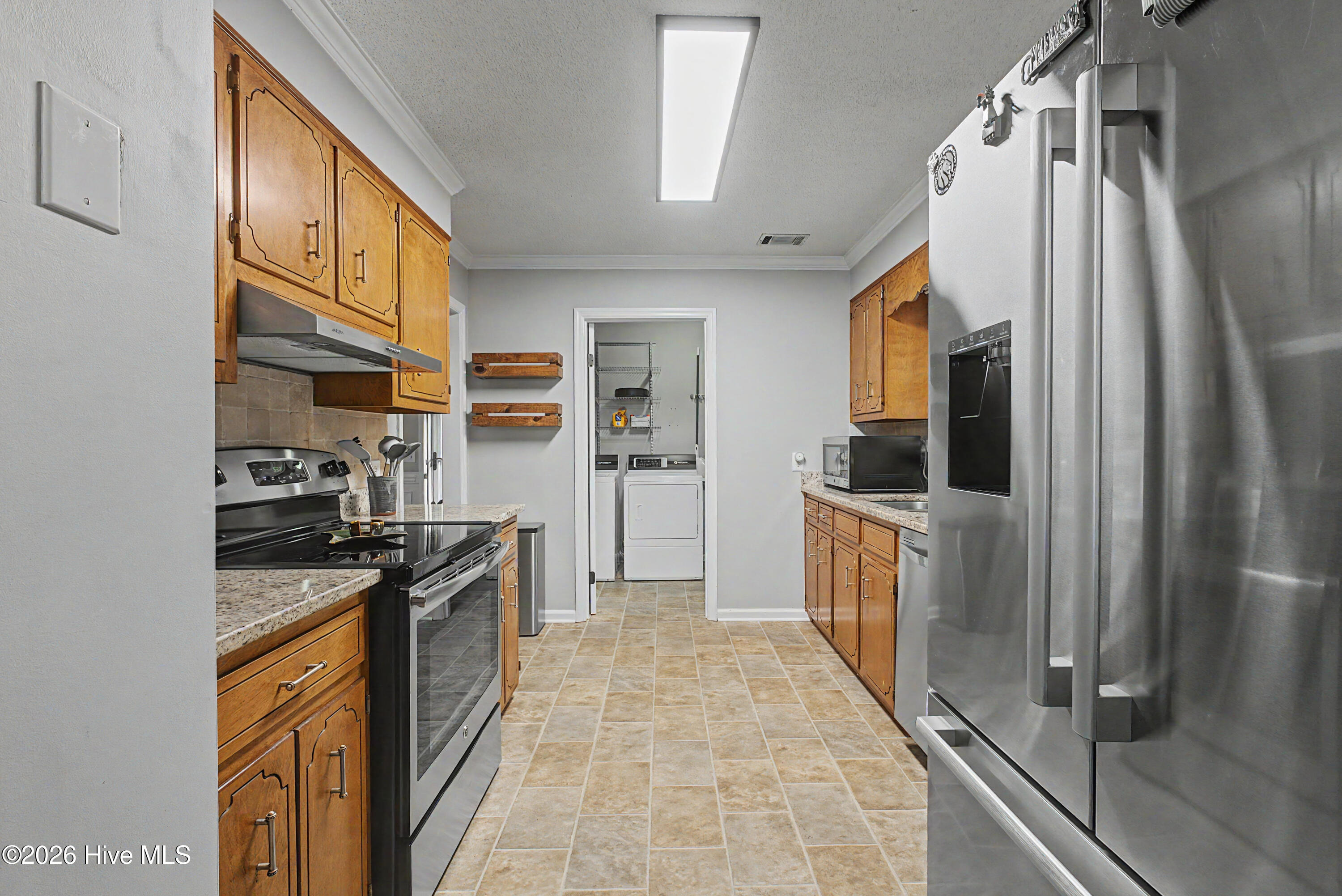 2509 Pinebluff Court Property Photo 6