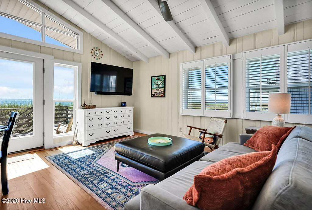 5227 E Beach Drive Property Photo 10
