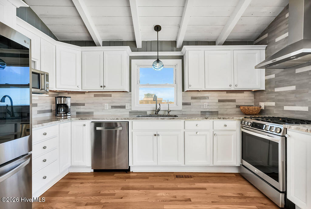 5227 E Beach Drive Property Photo 15