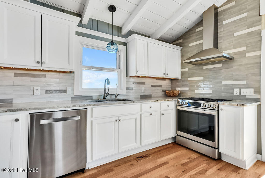 5227 E Beach Drive Property Photo 16