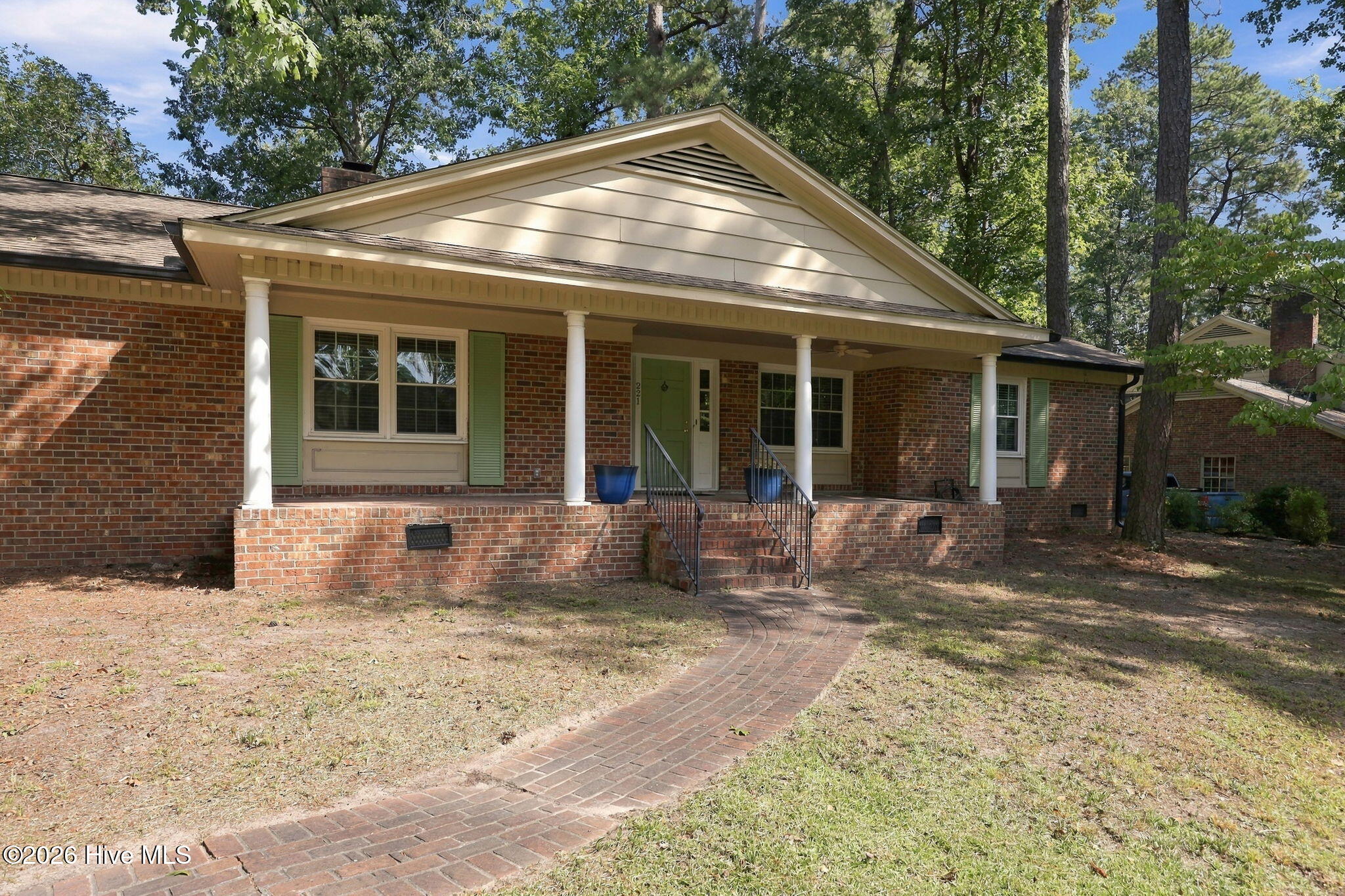 221 York Road Property Photo 2