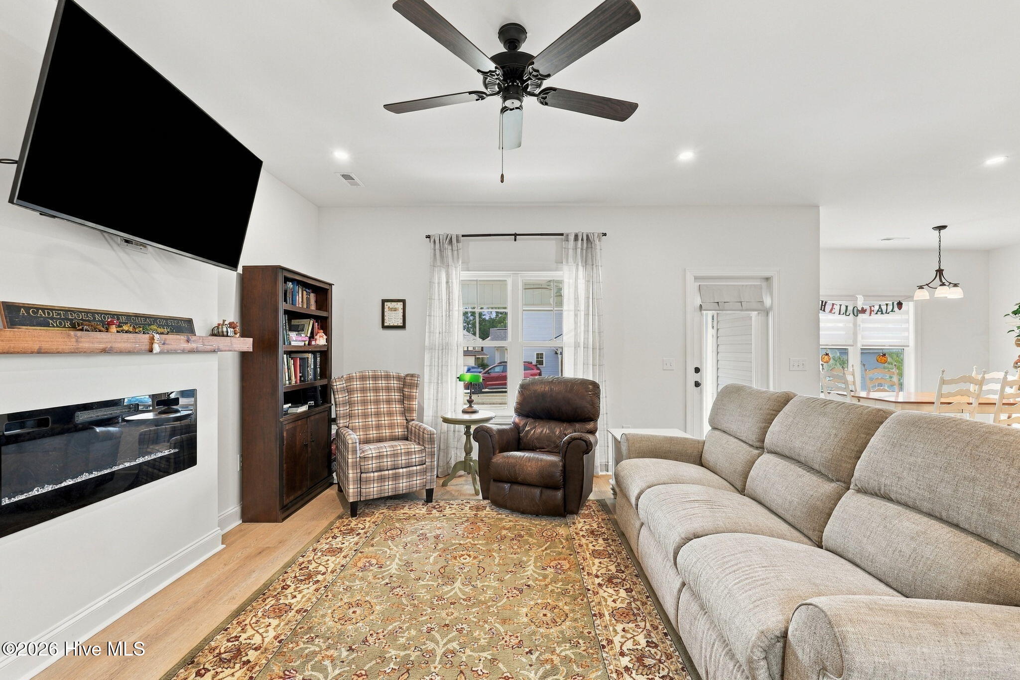 501 Burgundy Drive Property Photo 14