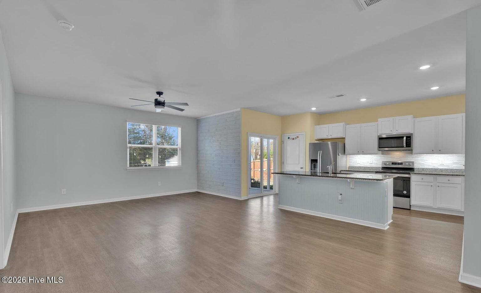 1551 Murre Court Se Property Photo 2