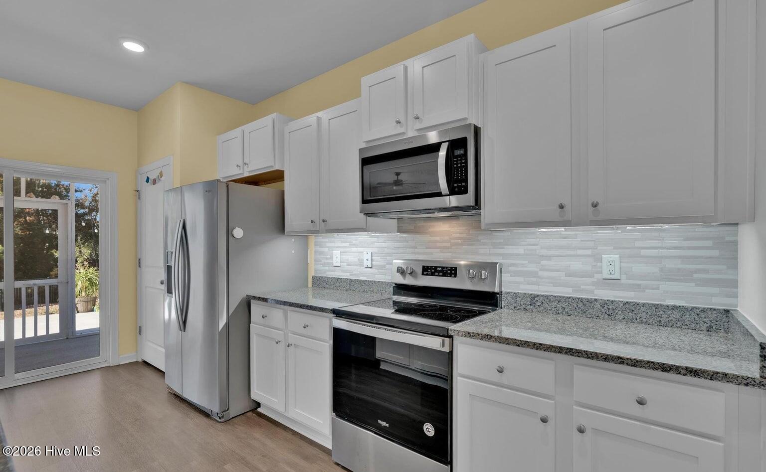 1551 Murre Court Se Property Photo 3