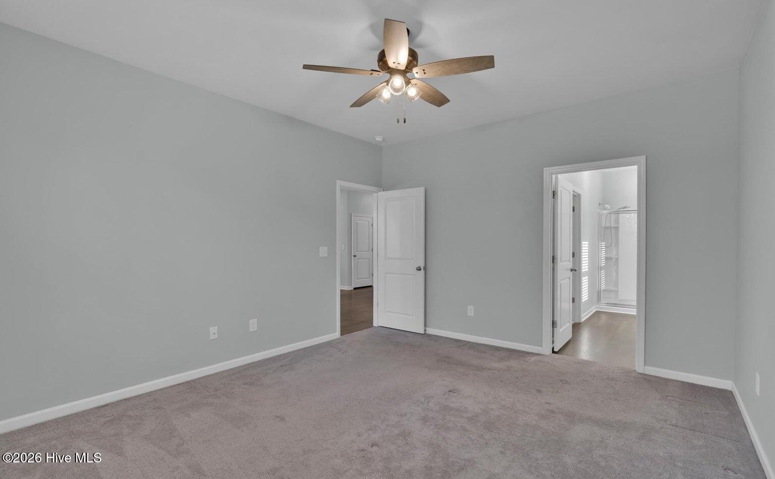 1551 Murre Court Se Property Photo 4