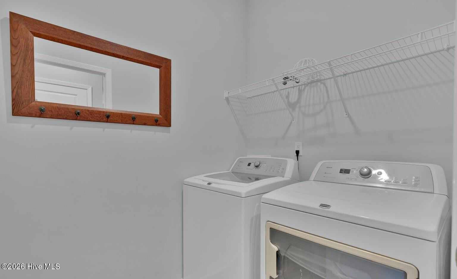 1551 Murre Court Se Property Photo 9