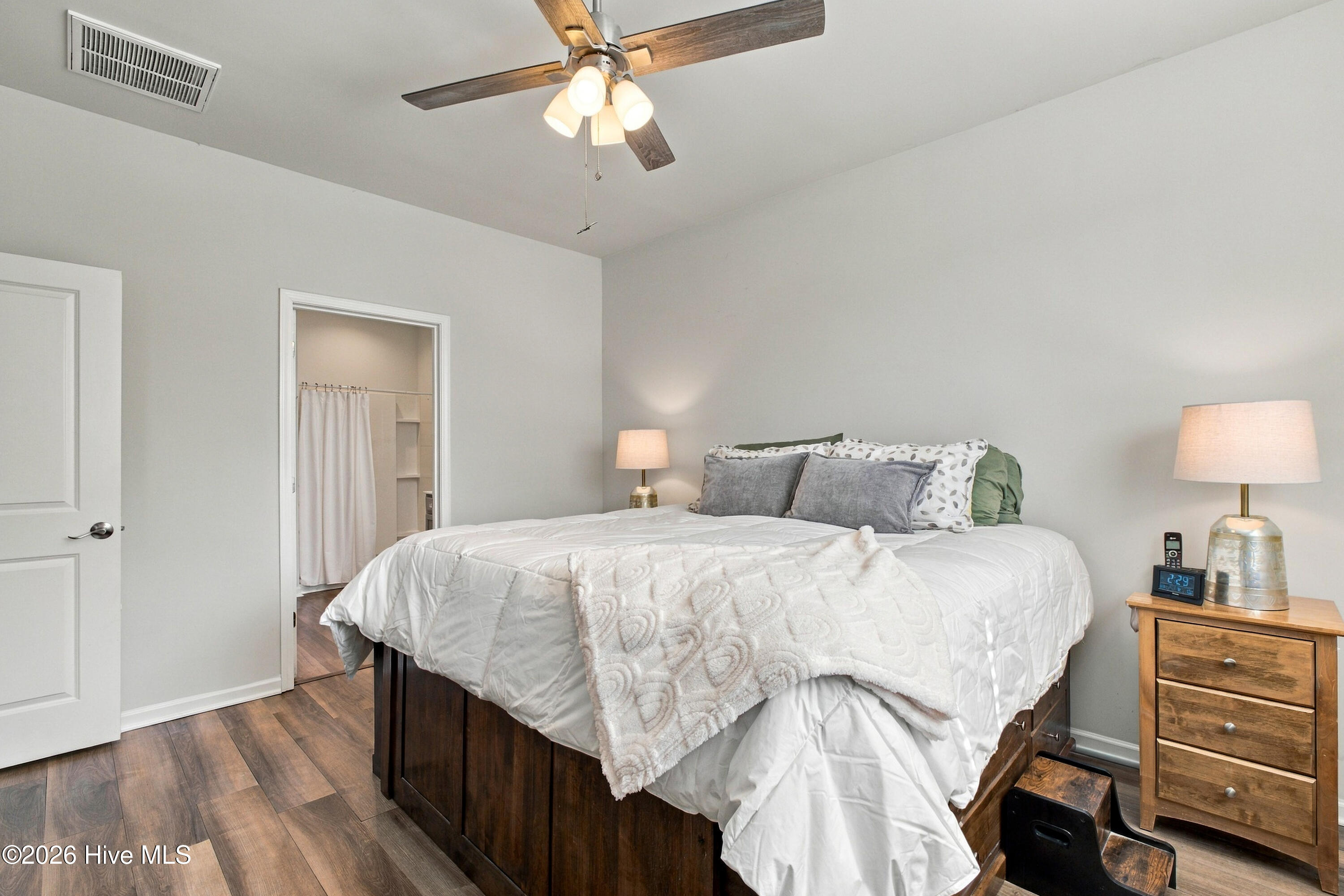 1001 S Fisher King Drive Se Property Photo 18