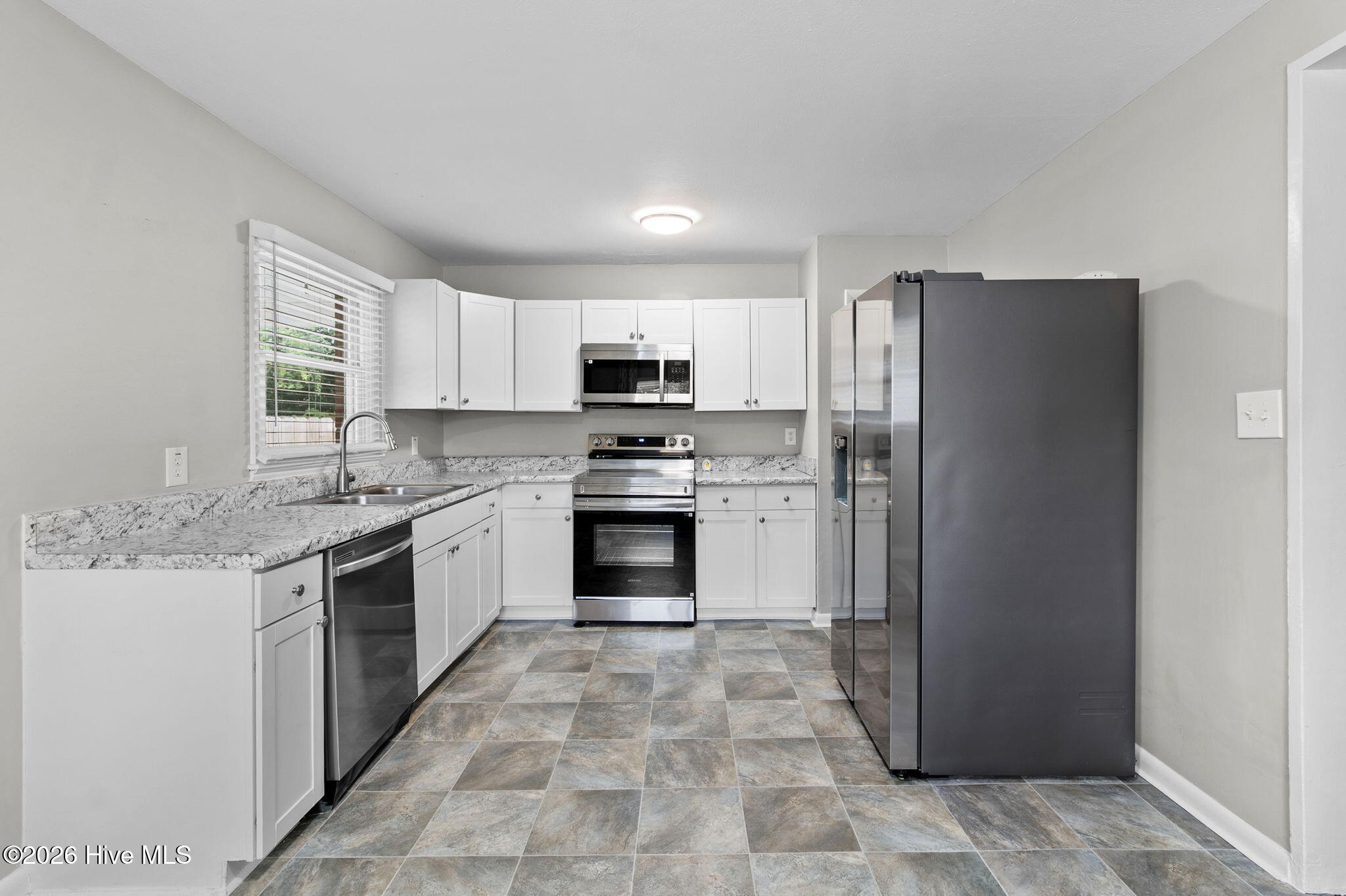 4106 Knollwood Drive Property Photo 2