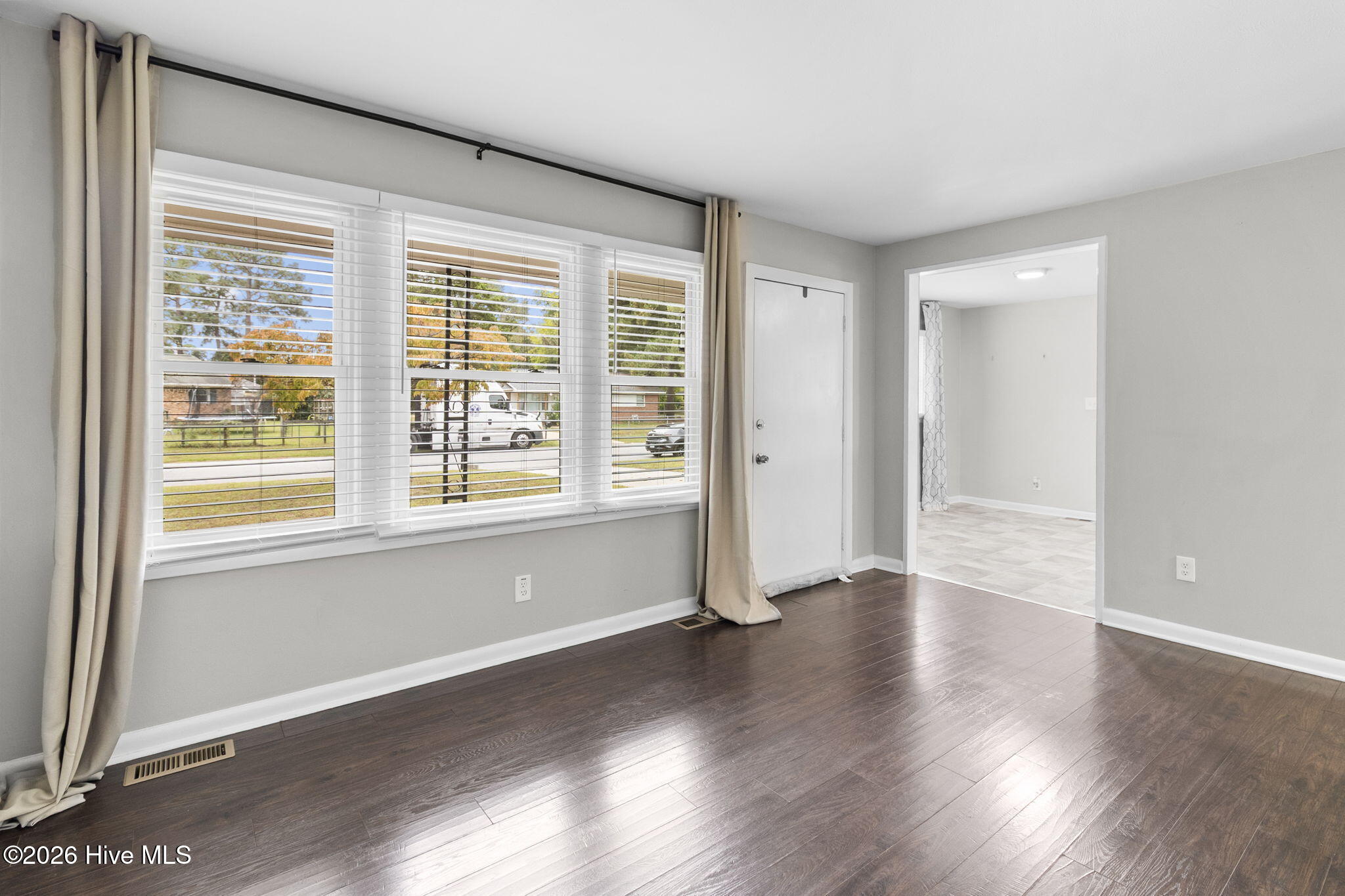 4106 Knollwood Drive Property Photo 4