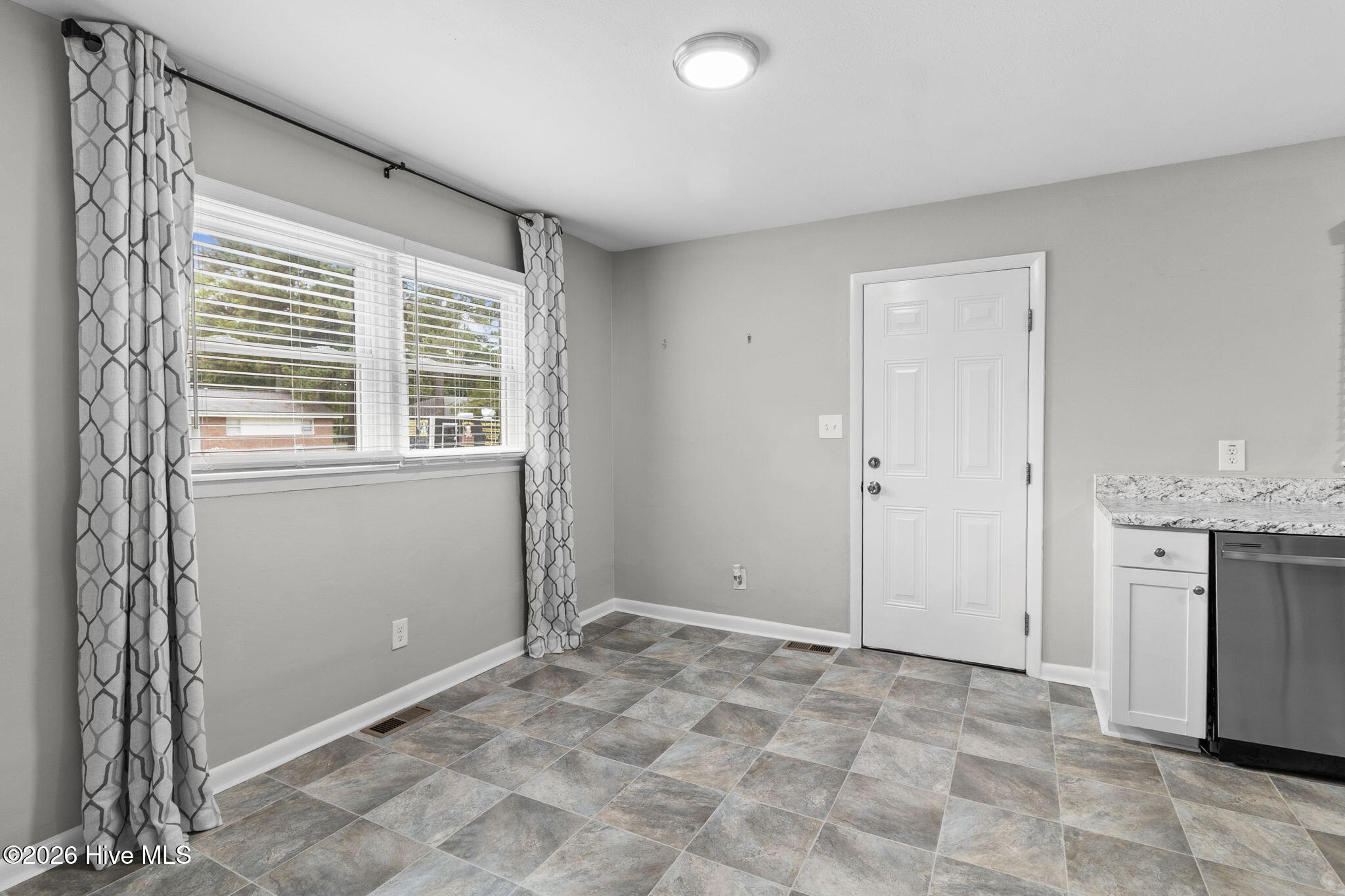 4106 Knollwood Drive Property Photo 6