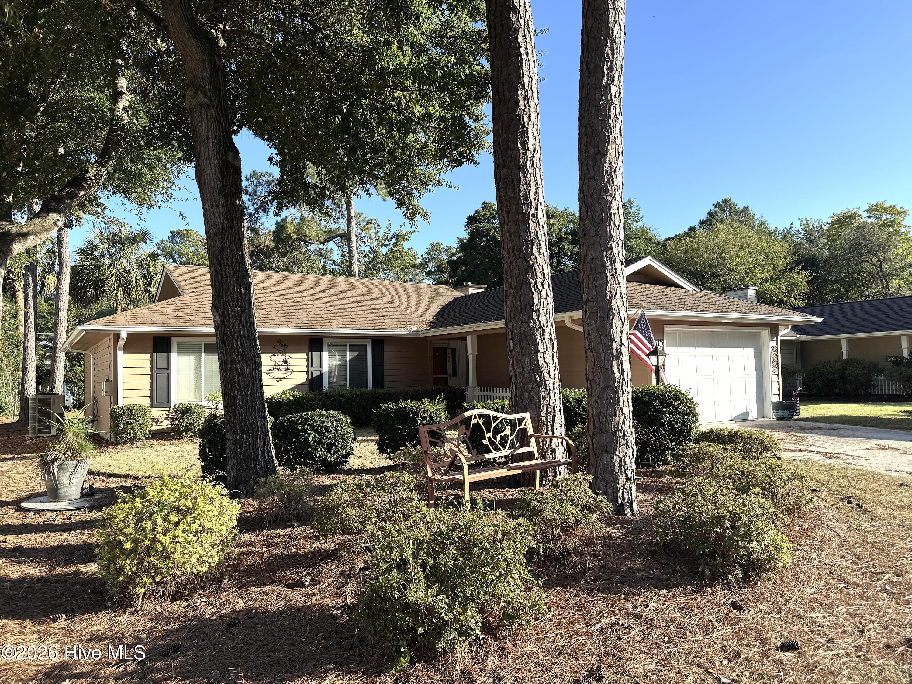 515 Fairway Drive W Property Photo 1