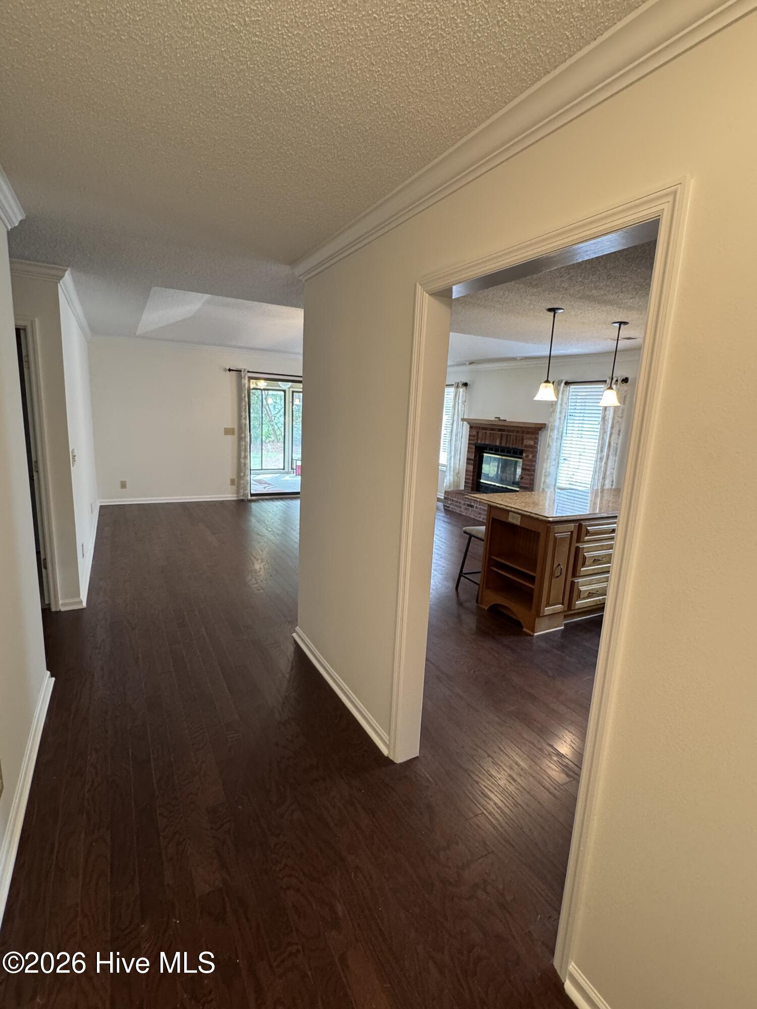 515 Fairway Drive W Property Photo 3