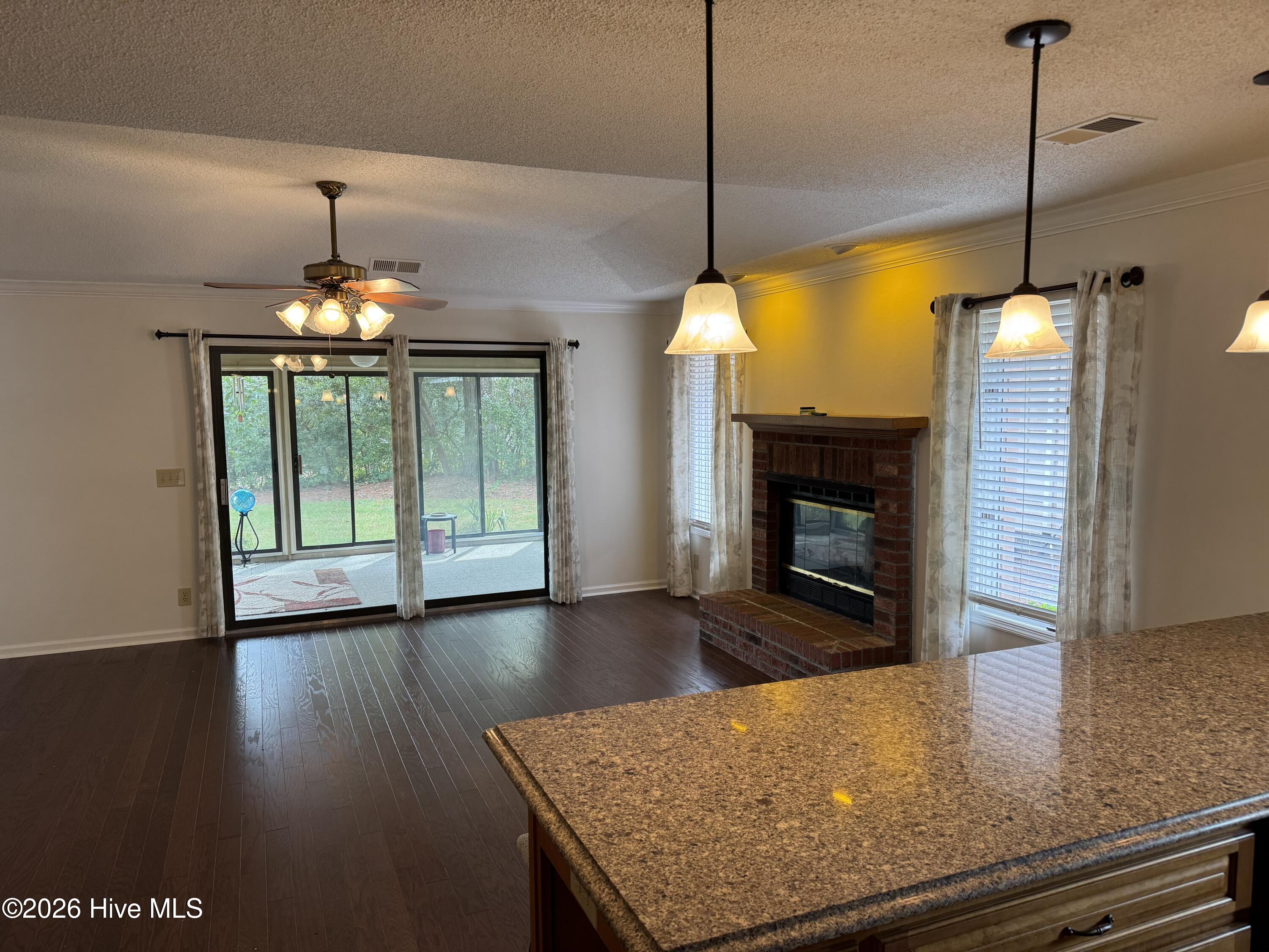 515 Fairway Drive W Property Photo 14