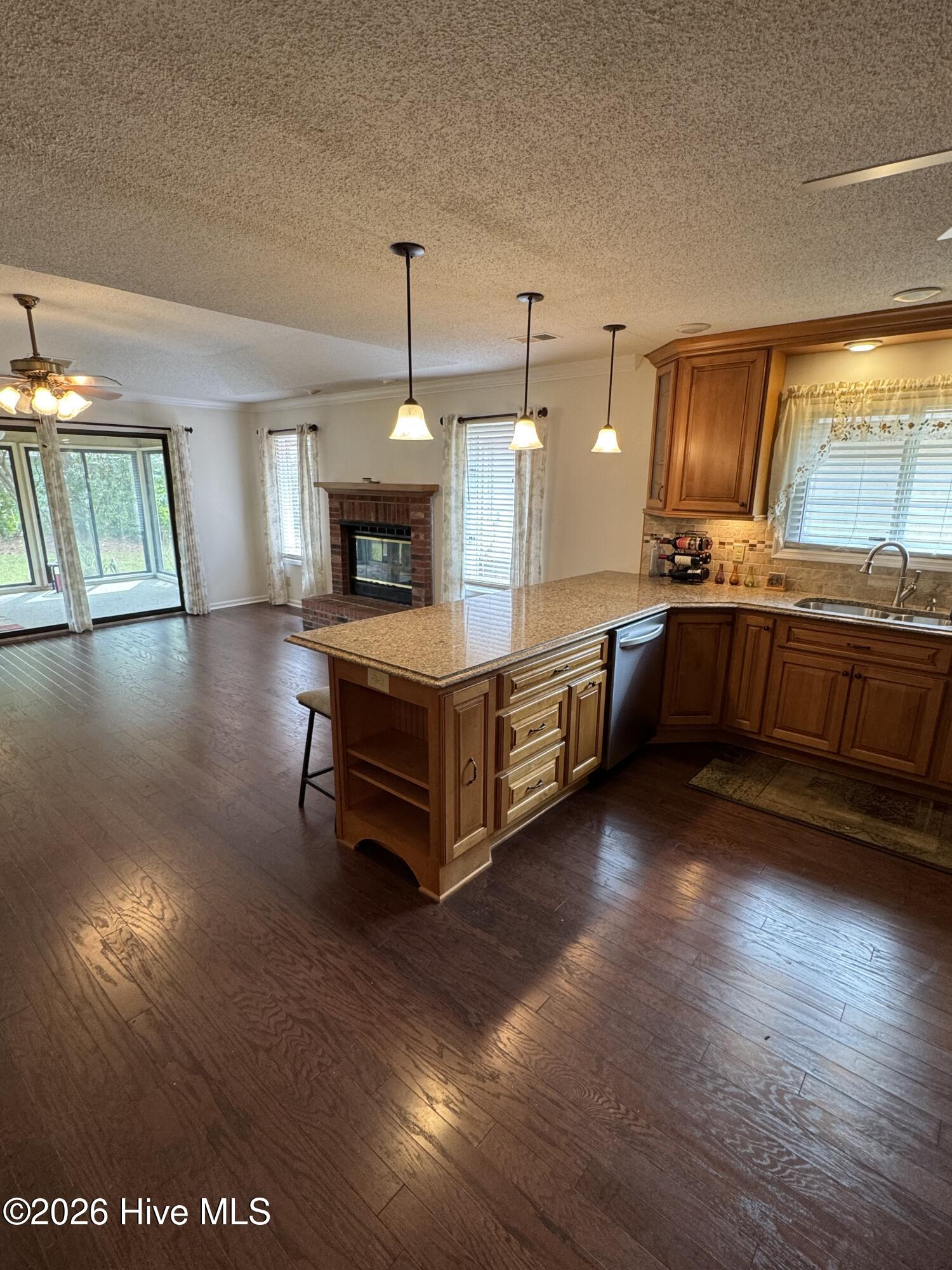 515 Fairway Drive W Property Photo 16
