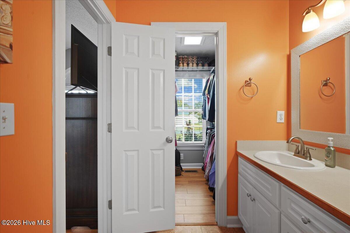 208 Striding Ridge Drive Property Photo 22