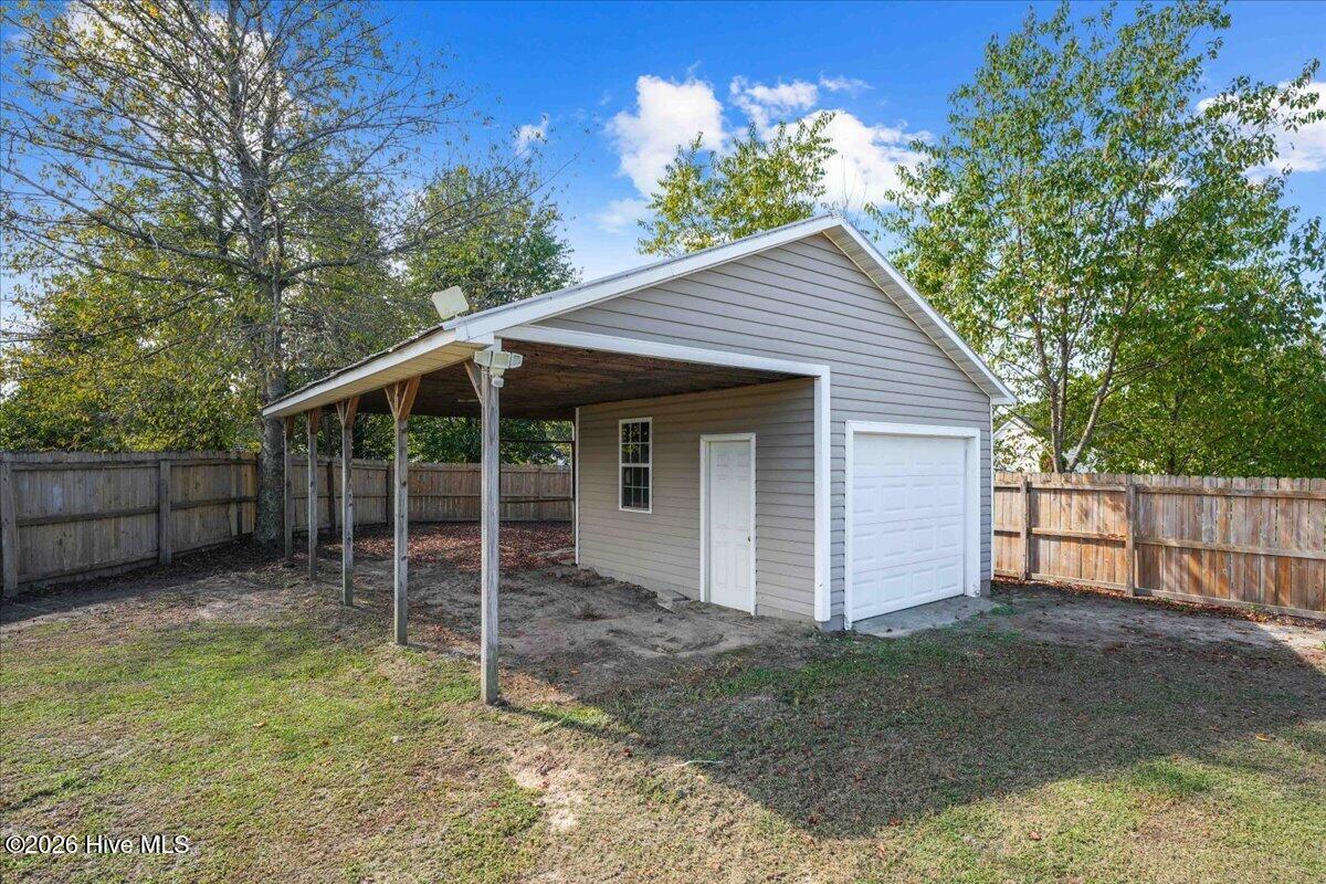208 Striding Ridge Drive Property Photo 33