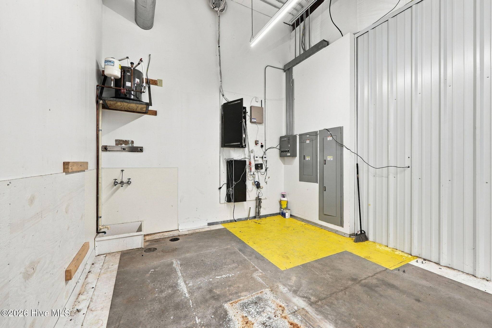 601 N Main Street Property Photo 14