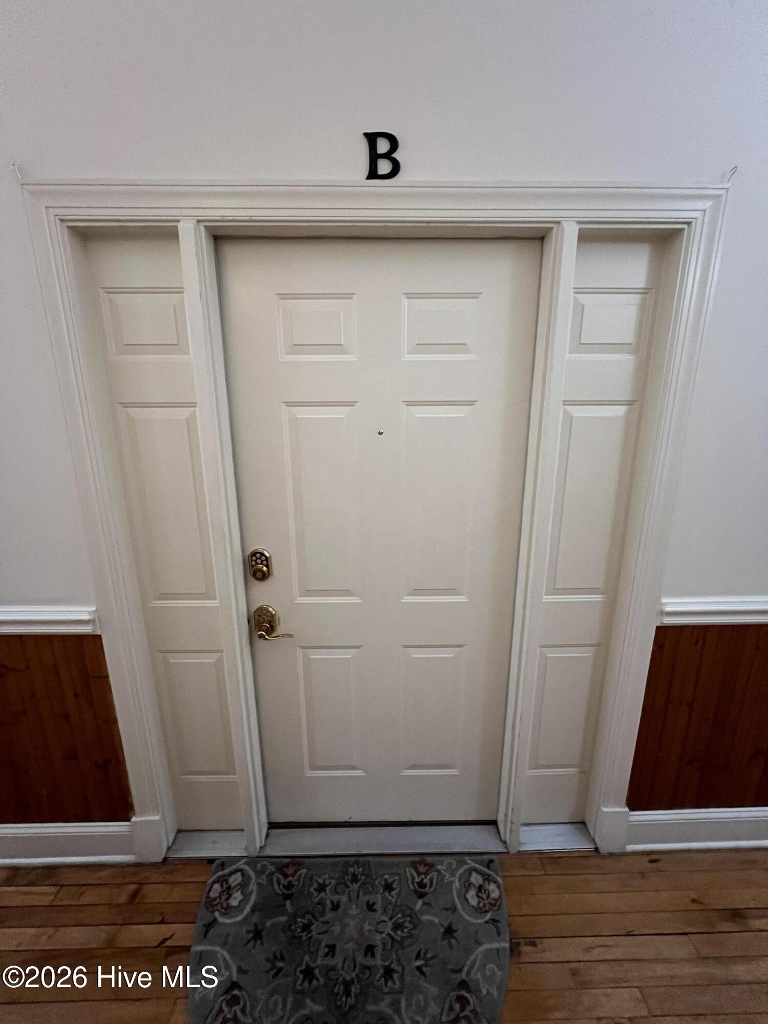 307 Middle Street Apt B Property Photo 4