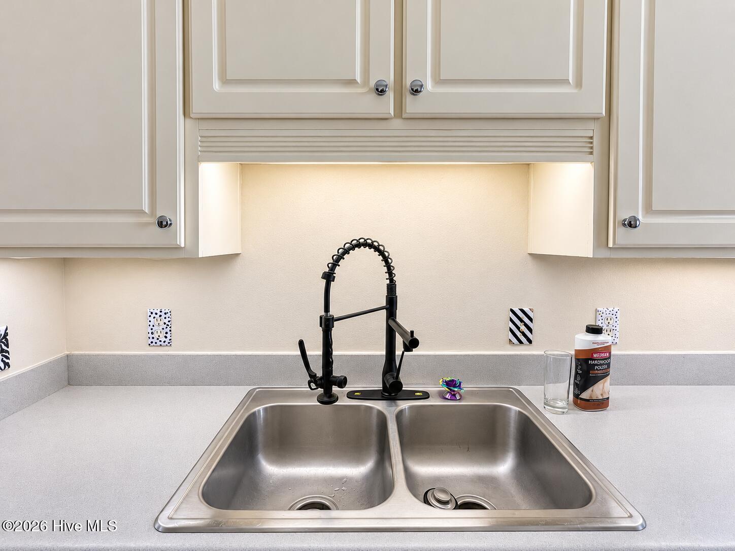 307 Middle Street Apt B Property Photo 16