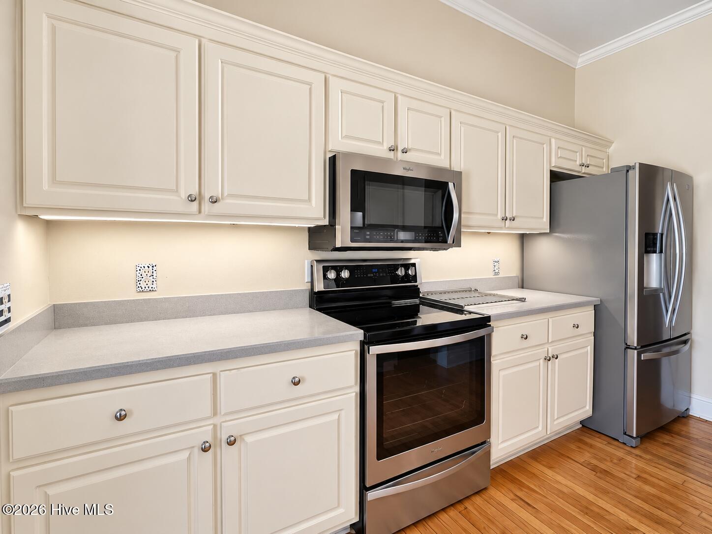 307 Middle Street Apt B Property Photo 17
