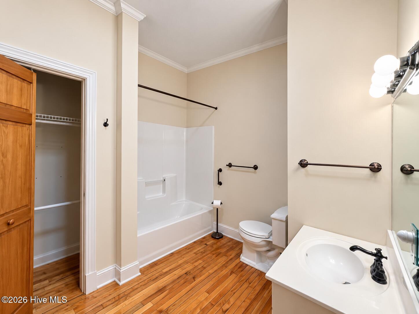 307 Middle Street Apt B Property Photo 25